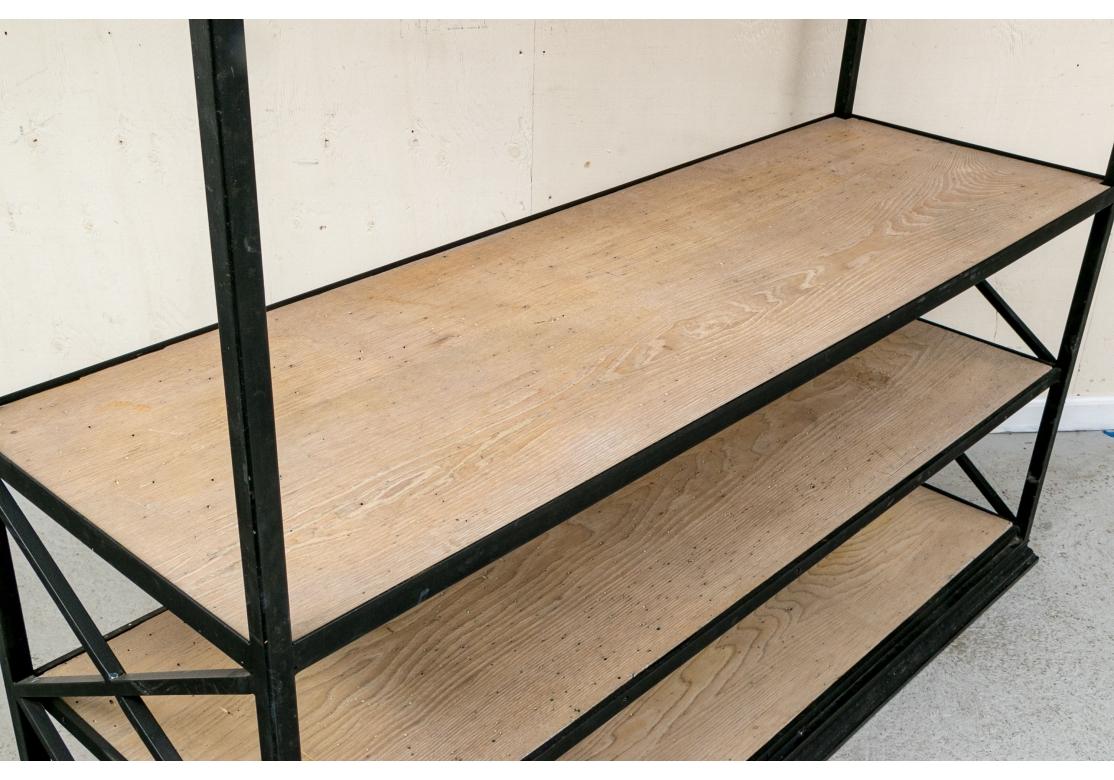 Metal macizo de estilo industrial  Y Expositor De Madera en venta 2