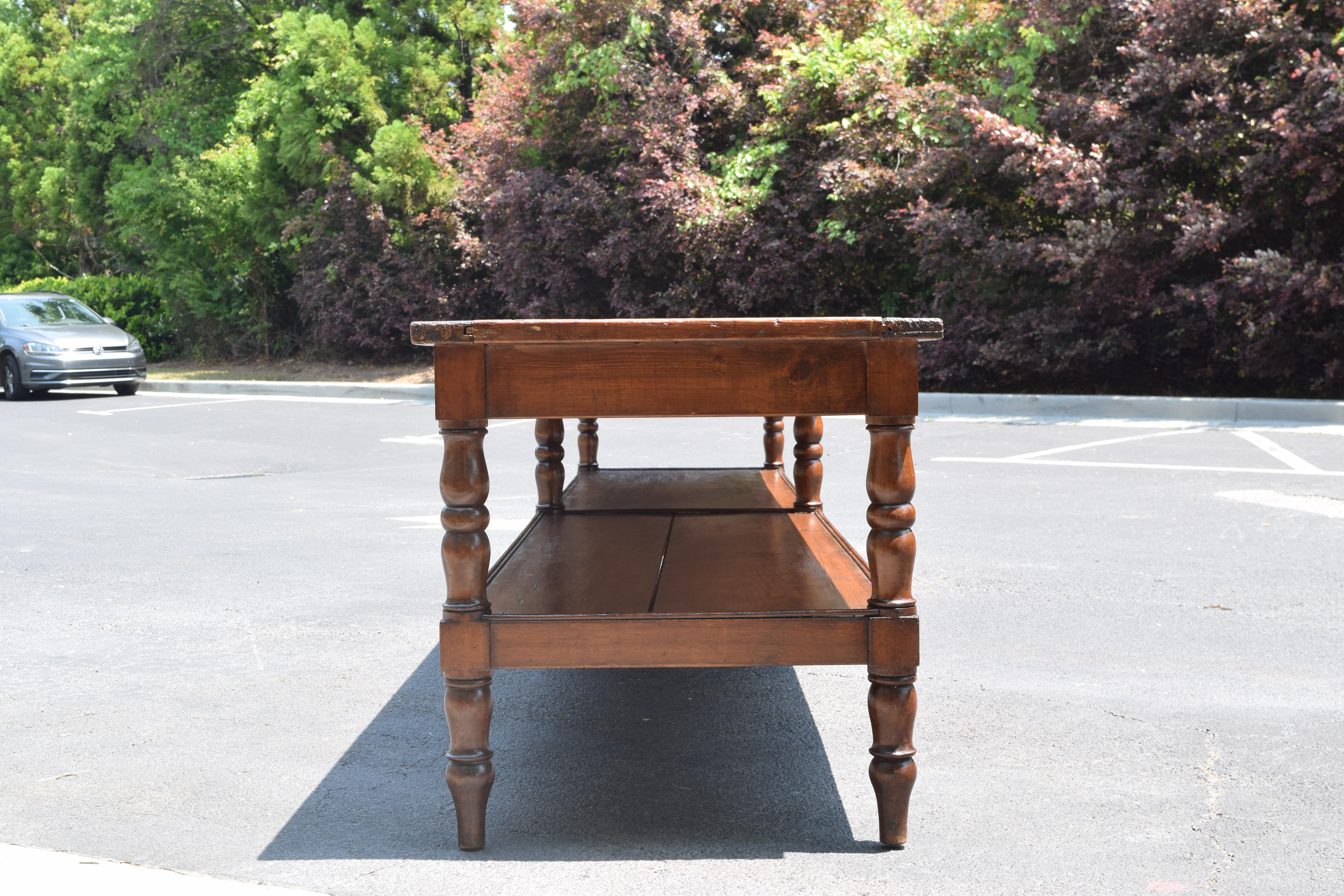 Italian Late Neoclassic Period Pinewood Two Tier Draper's Table, mid 19th cen. In Good Condition In Atlanta, GA