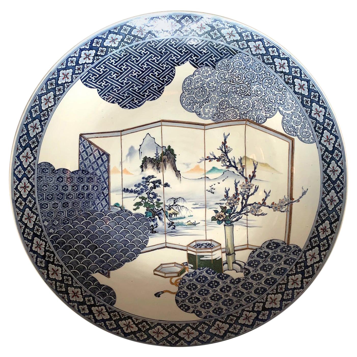 Gran Plato de Porcelana Japonesa de Presentación Arita Periodo Meiji