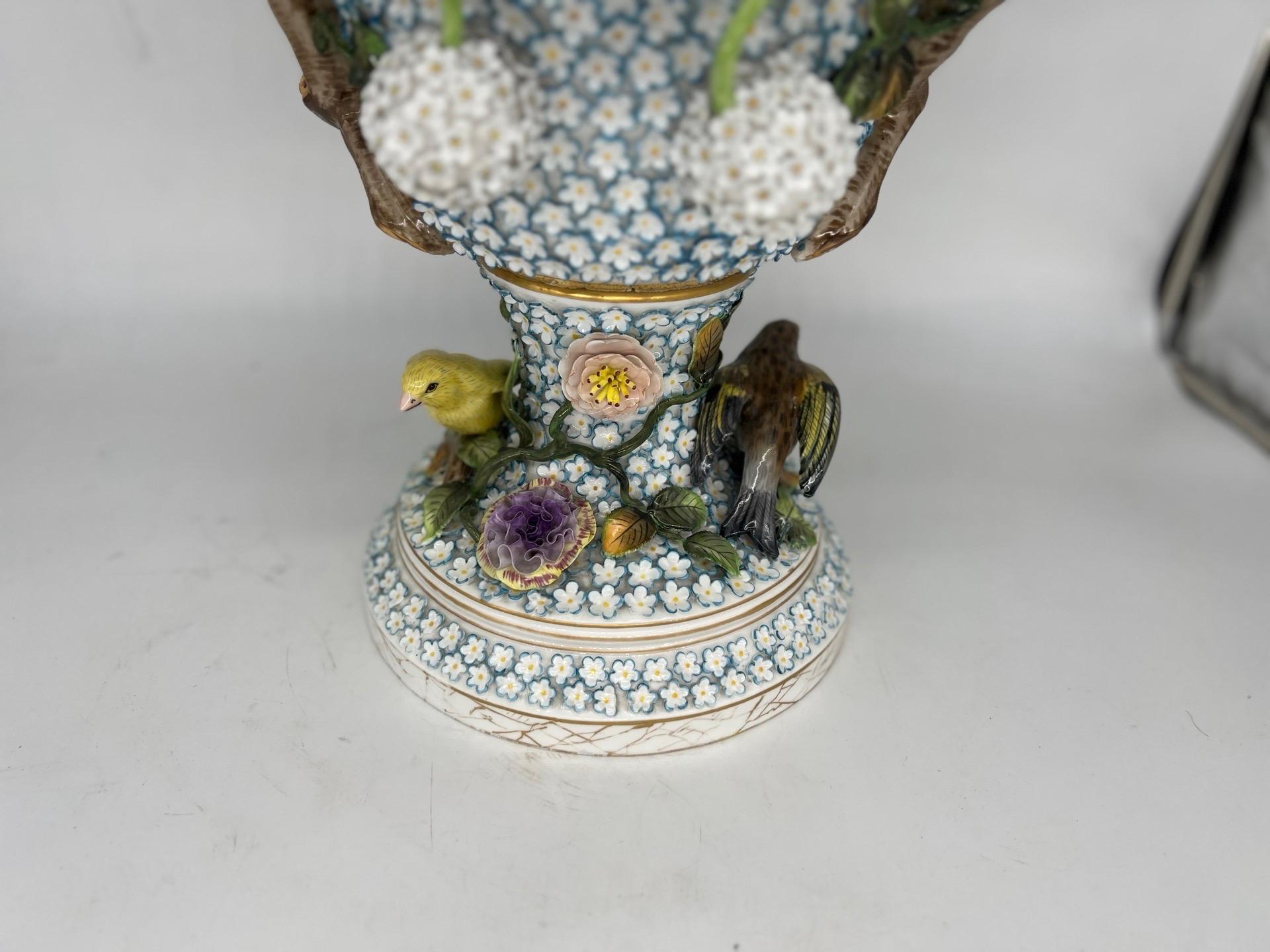German Massive J.J. Kaendler, Meissen Schneeballen Porcelain Lidded Urn C. 1780 For Sale