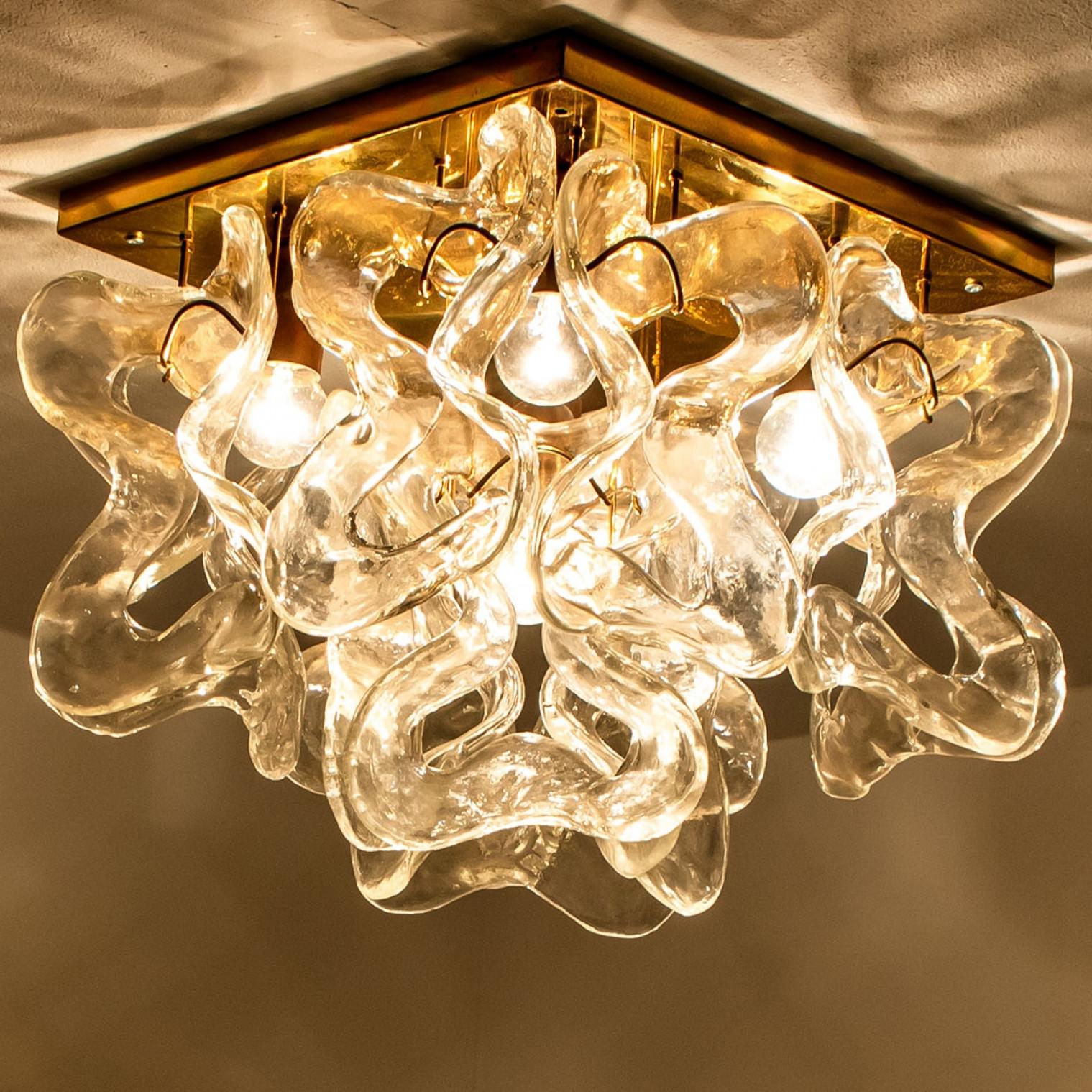 Allemand Massive J.T. Lustre encastré Kalmar Catena en verre de Murano et laiton, 1970 en vente
