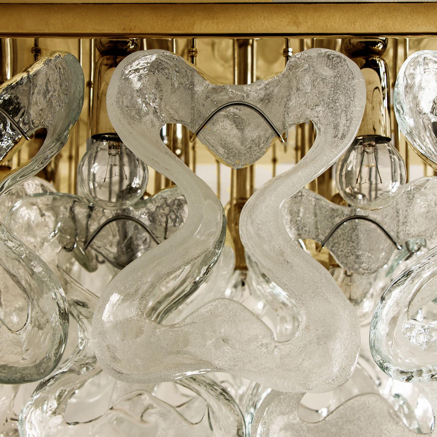 Massive J.T. Lustre encastré en laiton et verre de Murano Kalmar « Catena », 1970 en vente 4