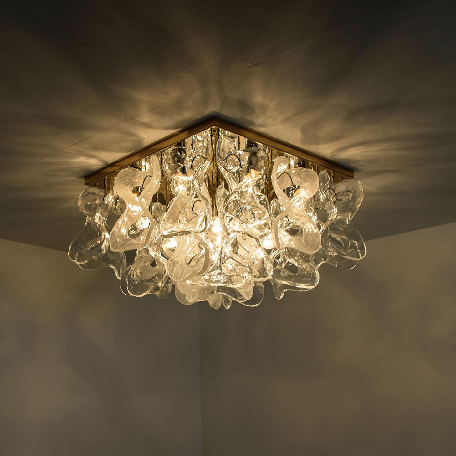 Massive J.T. Lustre encastré en laiton et verre de Murano Kalmar « Catena », 1970 en vente 8