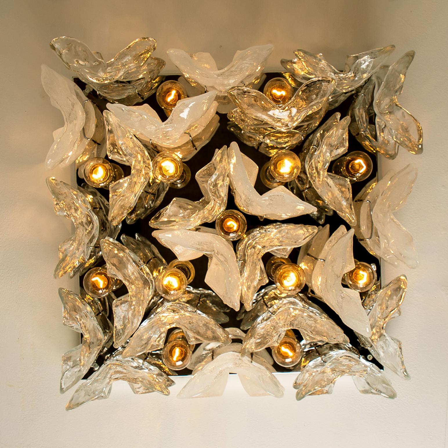 Mid-Century Modern Massive J.T. Lustre encastré en laiton et verre de Murano Kalmar « Catena », 1970 en vente