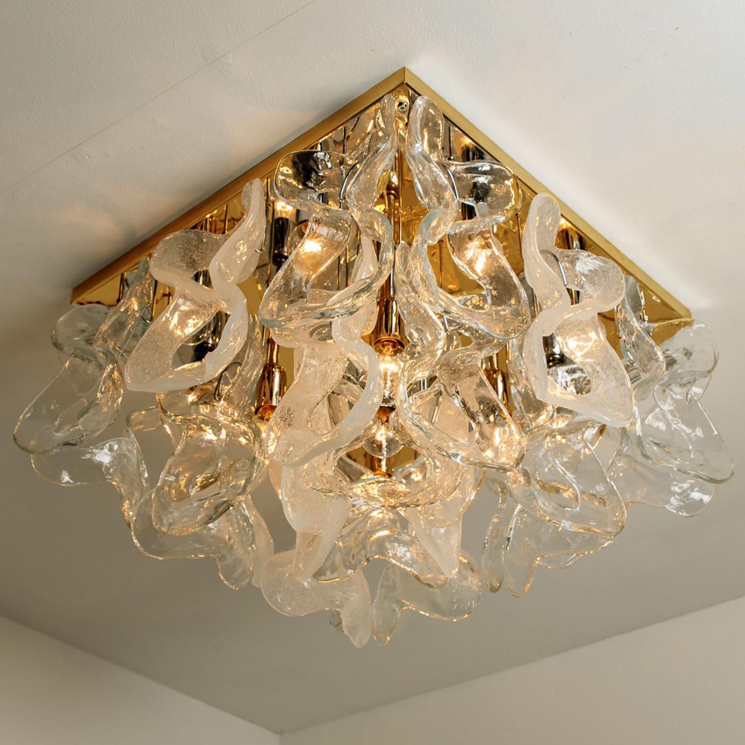 Autrichien Massive J.T. Lustre encastré en laiton et verre de Murano Kalmar « Catena », 1970 en vente