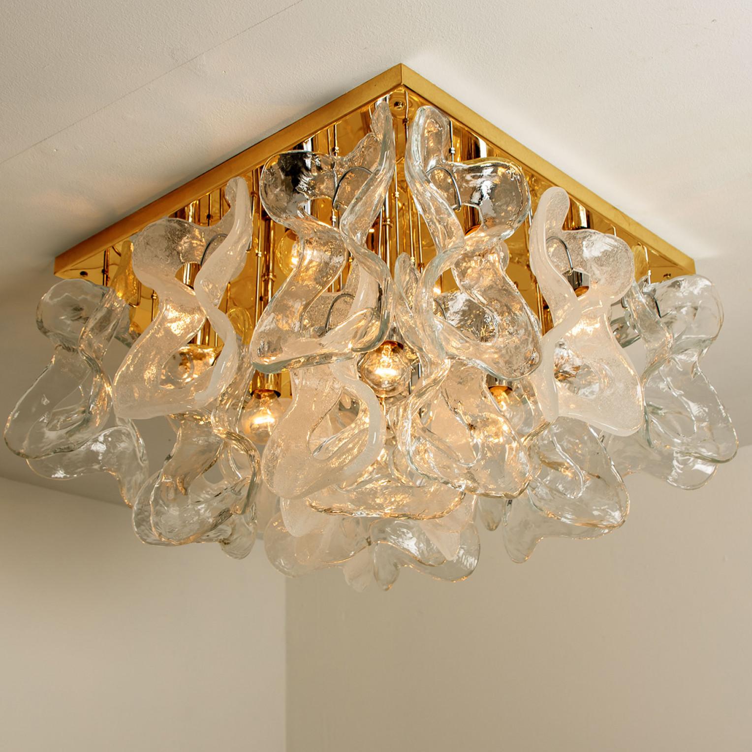 Émaillé Massive J.T. Lustre encastré en laiton et verre de Murano Kalmar « Catena », 1970 en vente