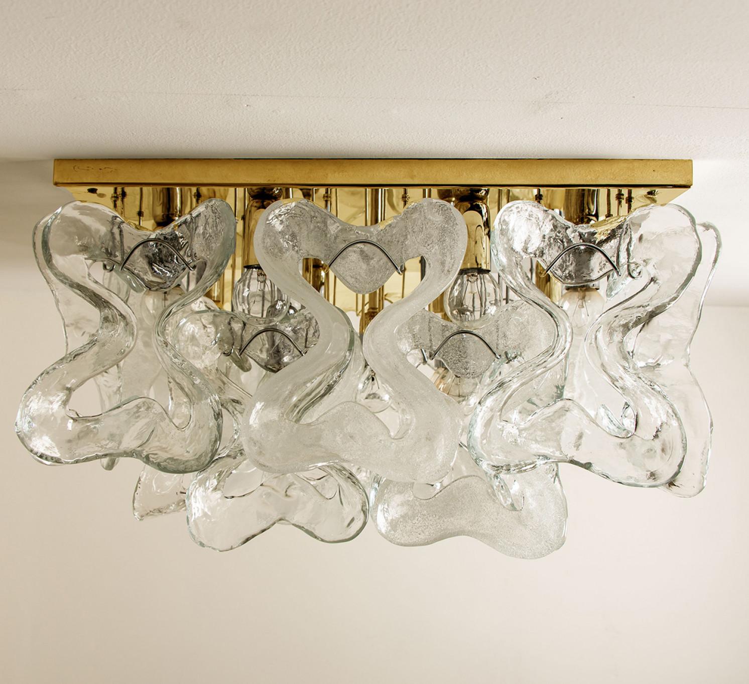 20ième siècle Massive J.T. Lustre encastré en laiton et verre de Murano Kalmar « Catena », 1970 en vente
