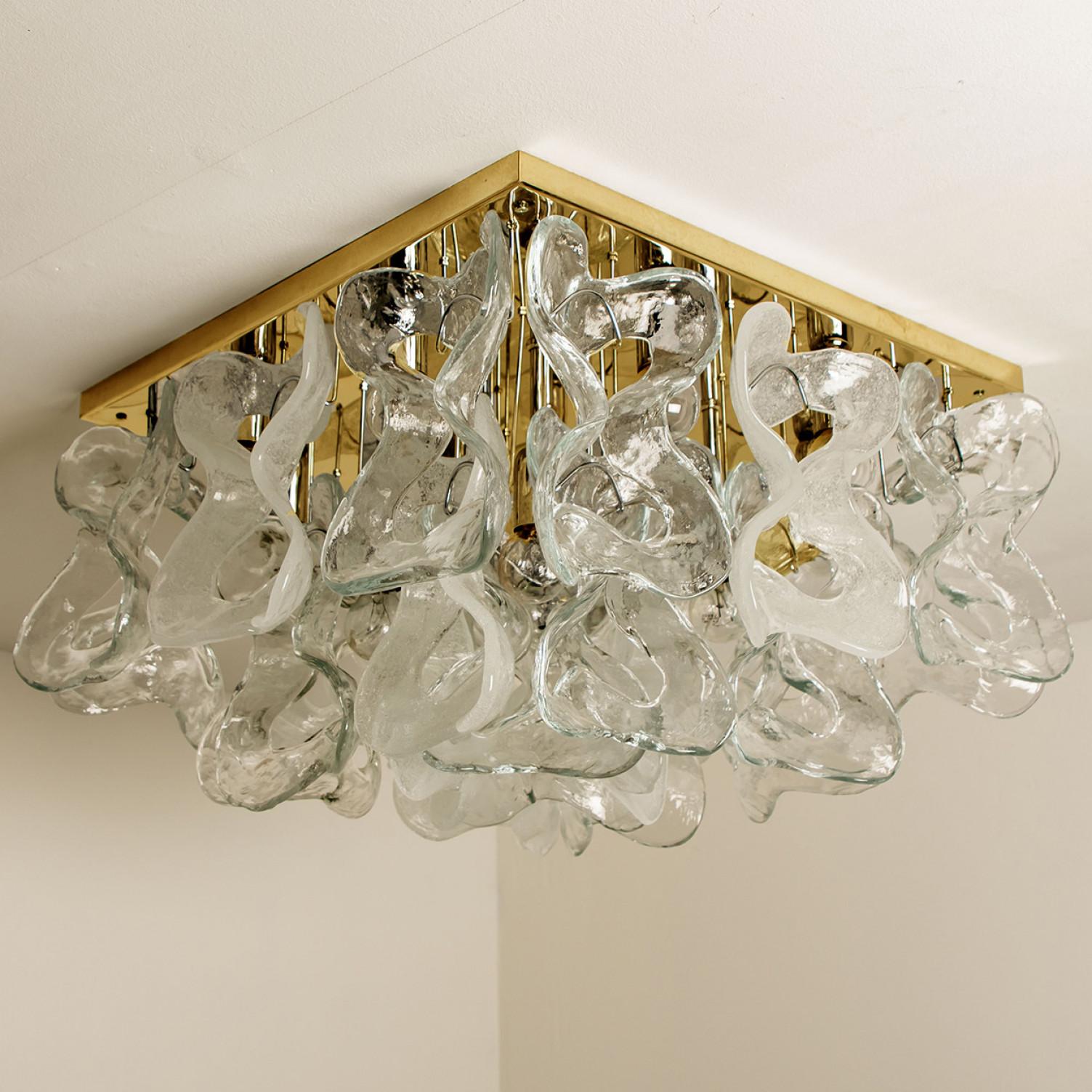 Laiton Massive J.T. Lustre encastré en laiton et verre de Murano Kalmar « Catena », 1970 en vente