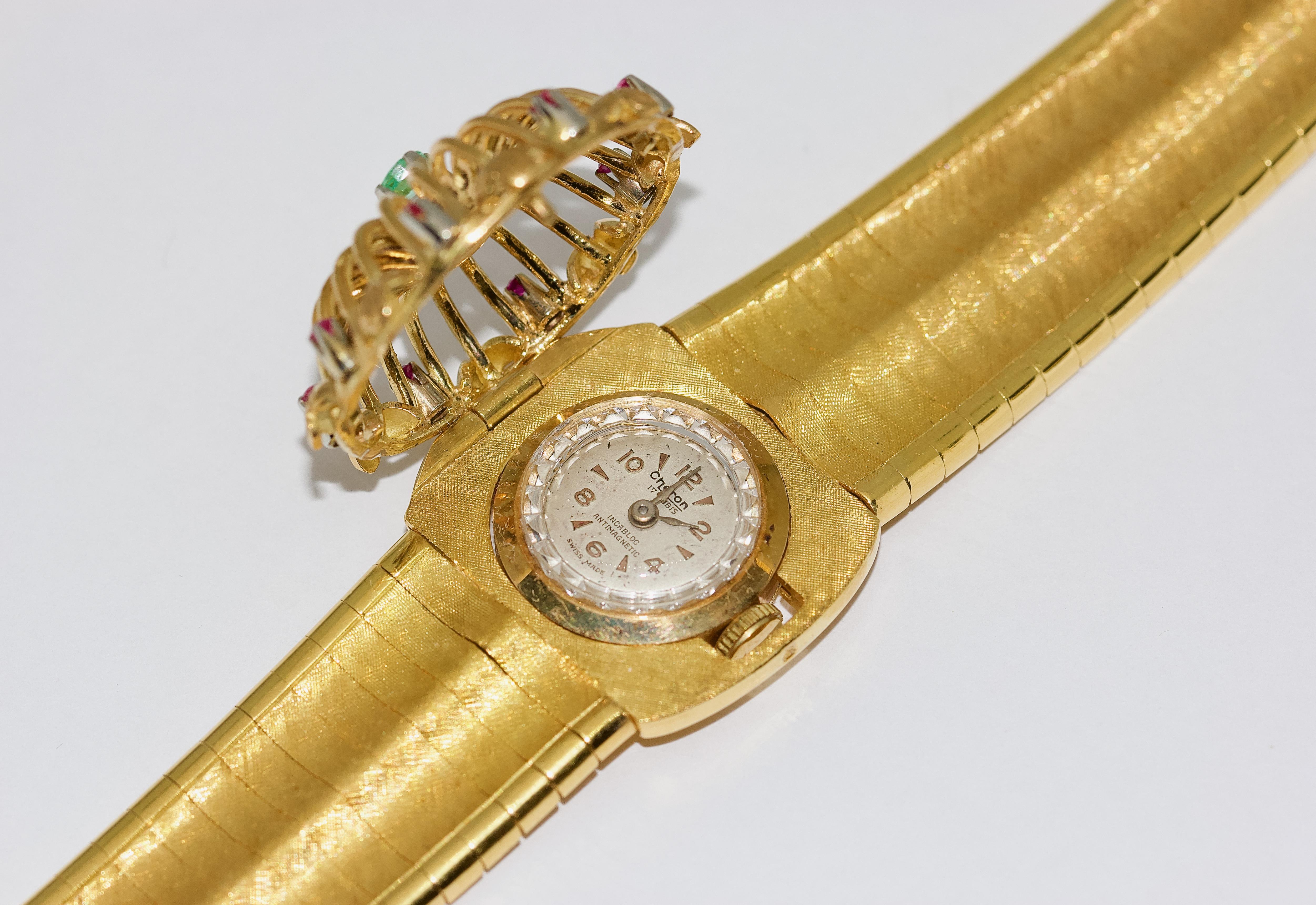 Massive Damenarmbanduhr, Armband, 18 Karat Gold, mit Rubinen und Smaragden im Angebot 2