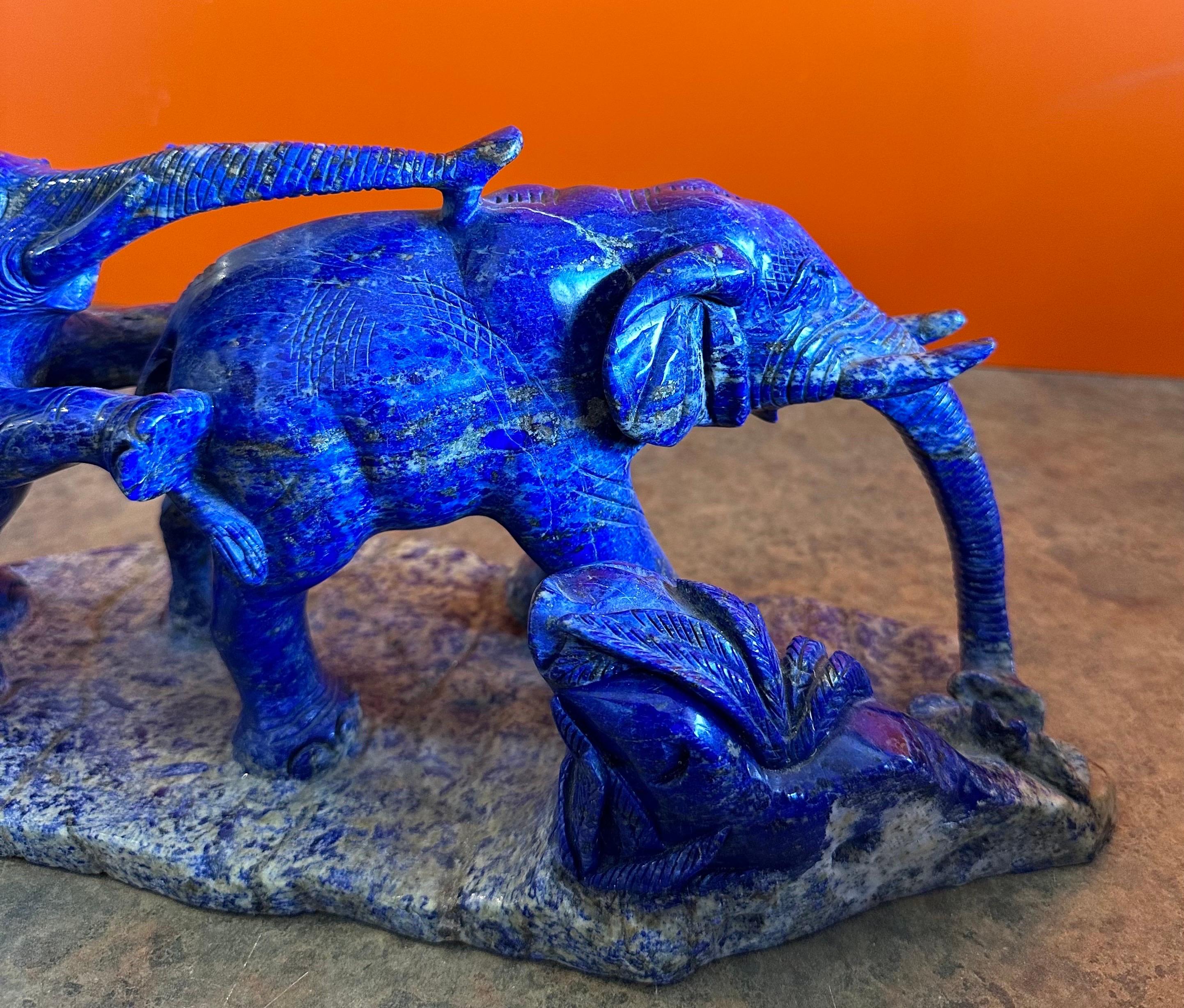 Scultura massiccia di elefanti in Lapis Lazuki in vendita 4