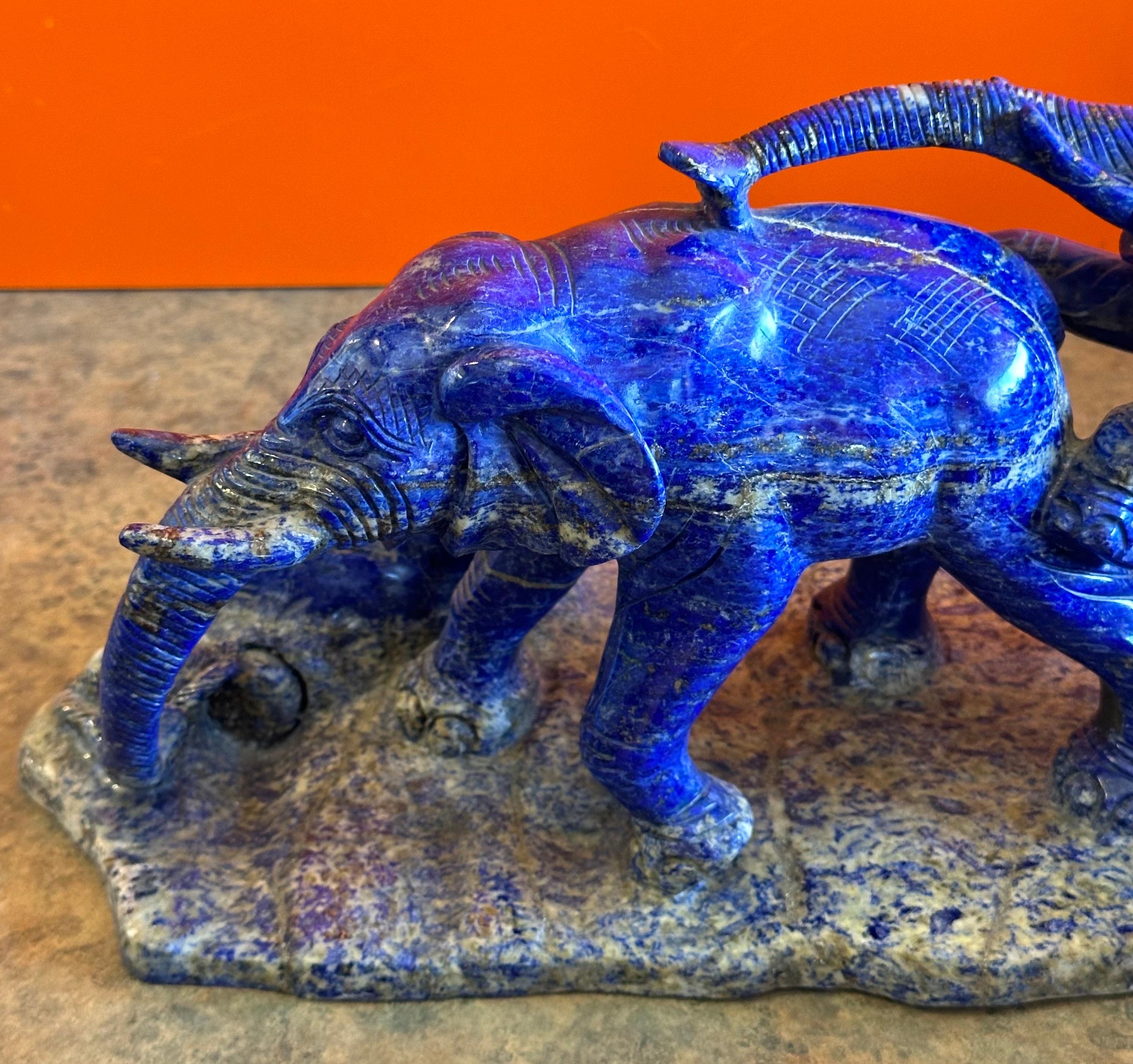 Scultura massiccia di elefanti in Lapis Lazuki in vendita 5