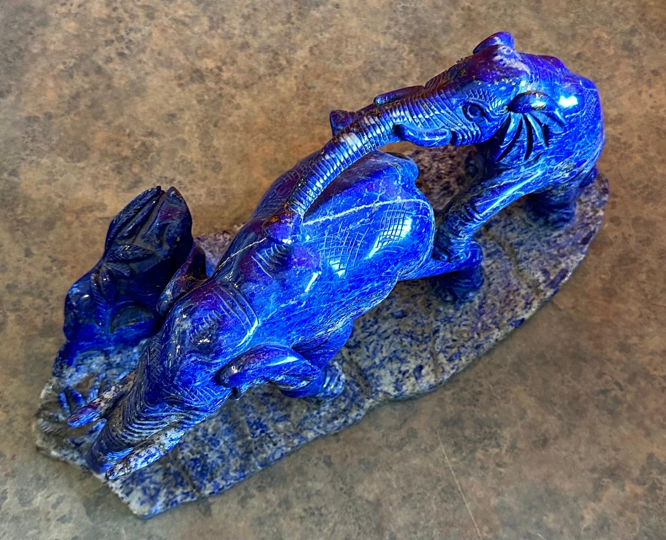 Scultura massiccia di elefanti in Lapis Lazuki in vendita 8