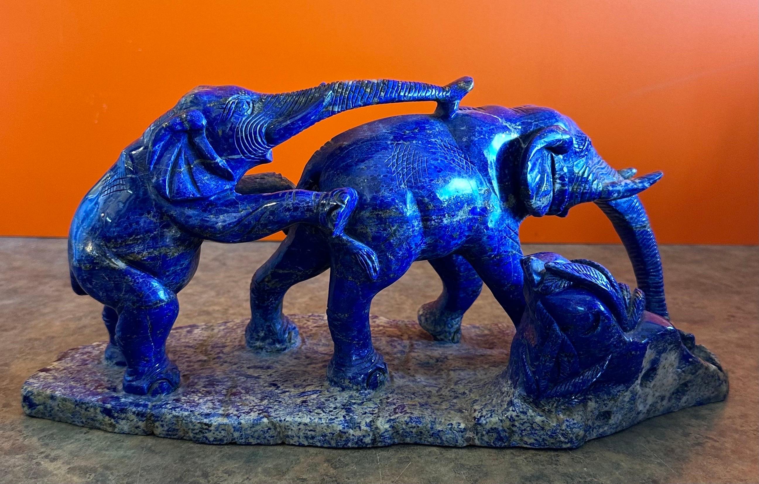 Scultura massiccia di elefanti in Lapis Lazuki in vendita 11