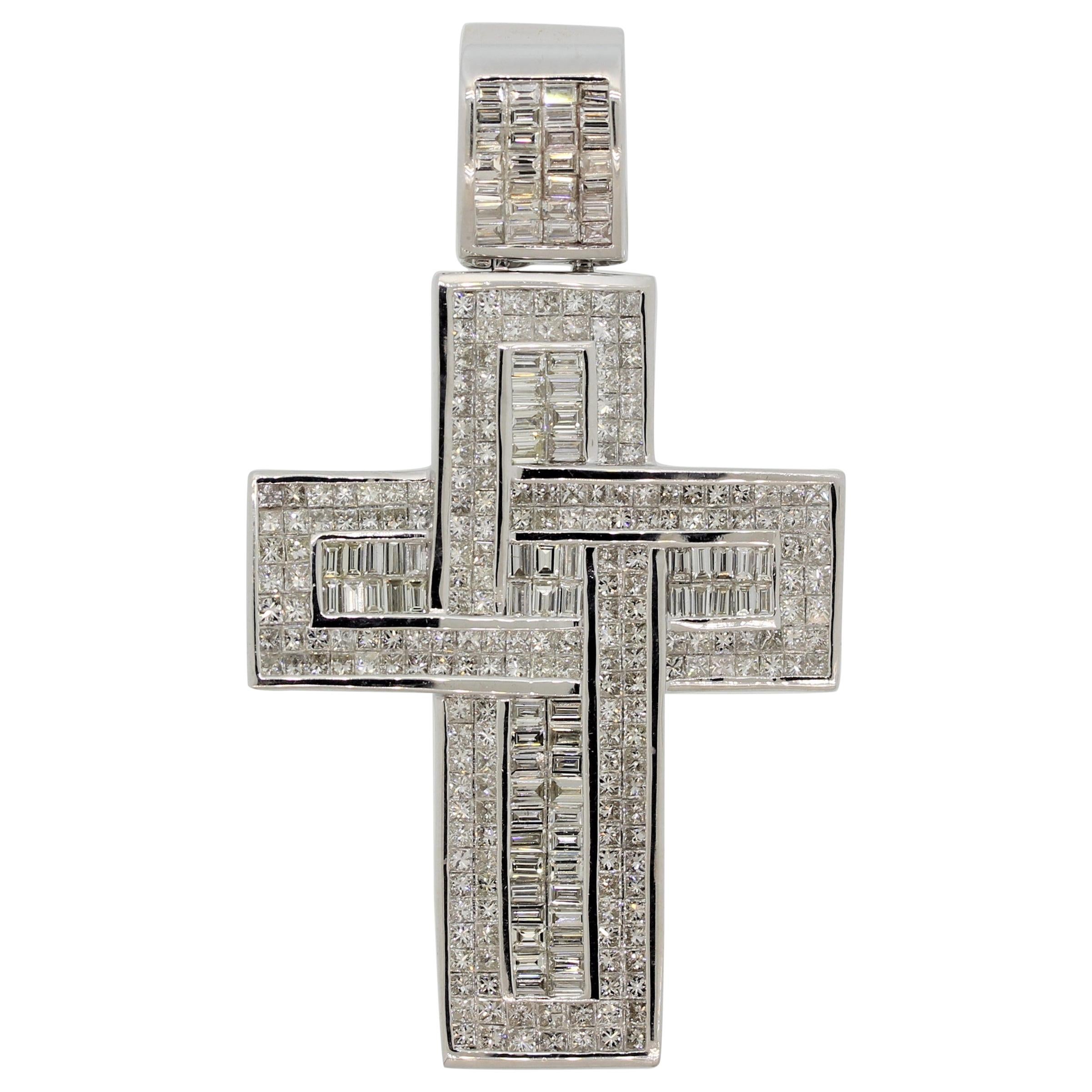Colgante Cruz de Oro con Diamante Grande Masivo