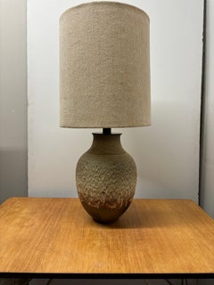 Lampada da tavolo in ceramica a flusso di lava massiccio