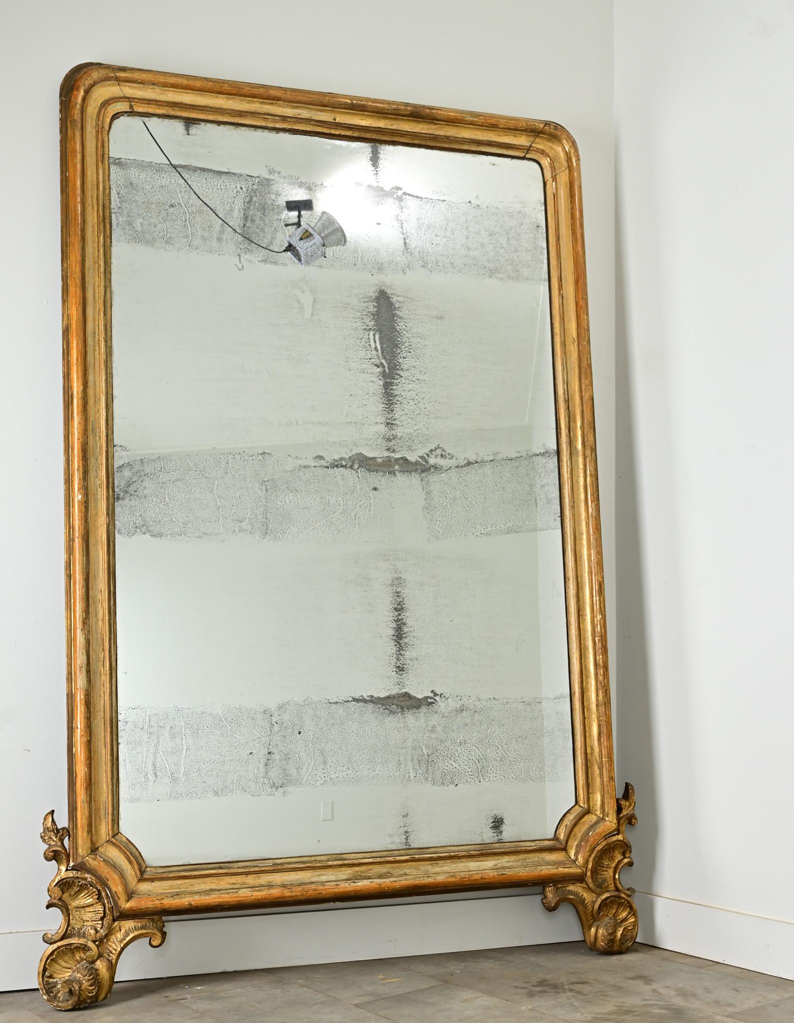 XIX secolo Massiccio specchio dorato Louis Philippe in vendita