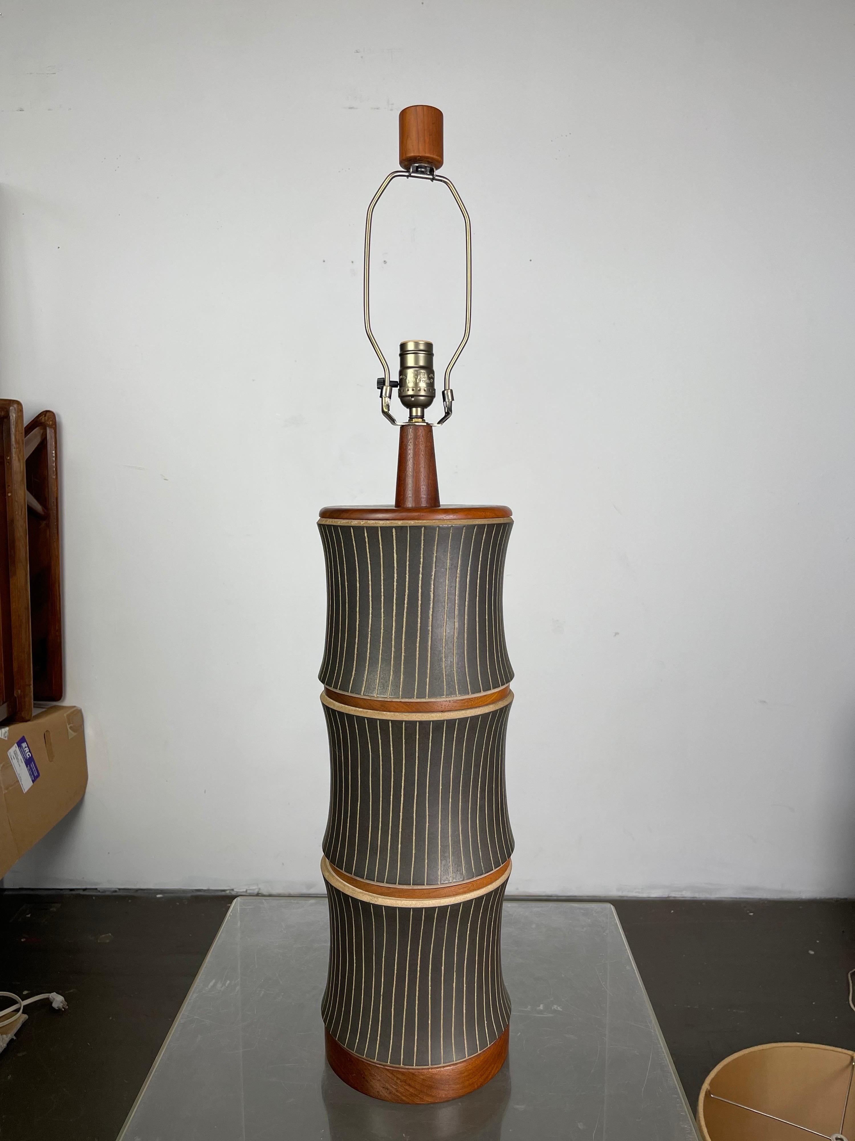 Massive Martz Table Lamp 