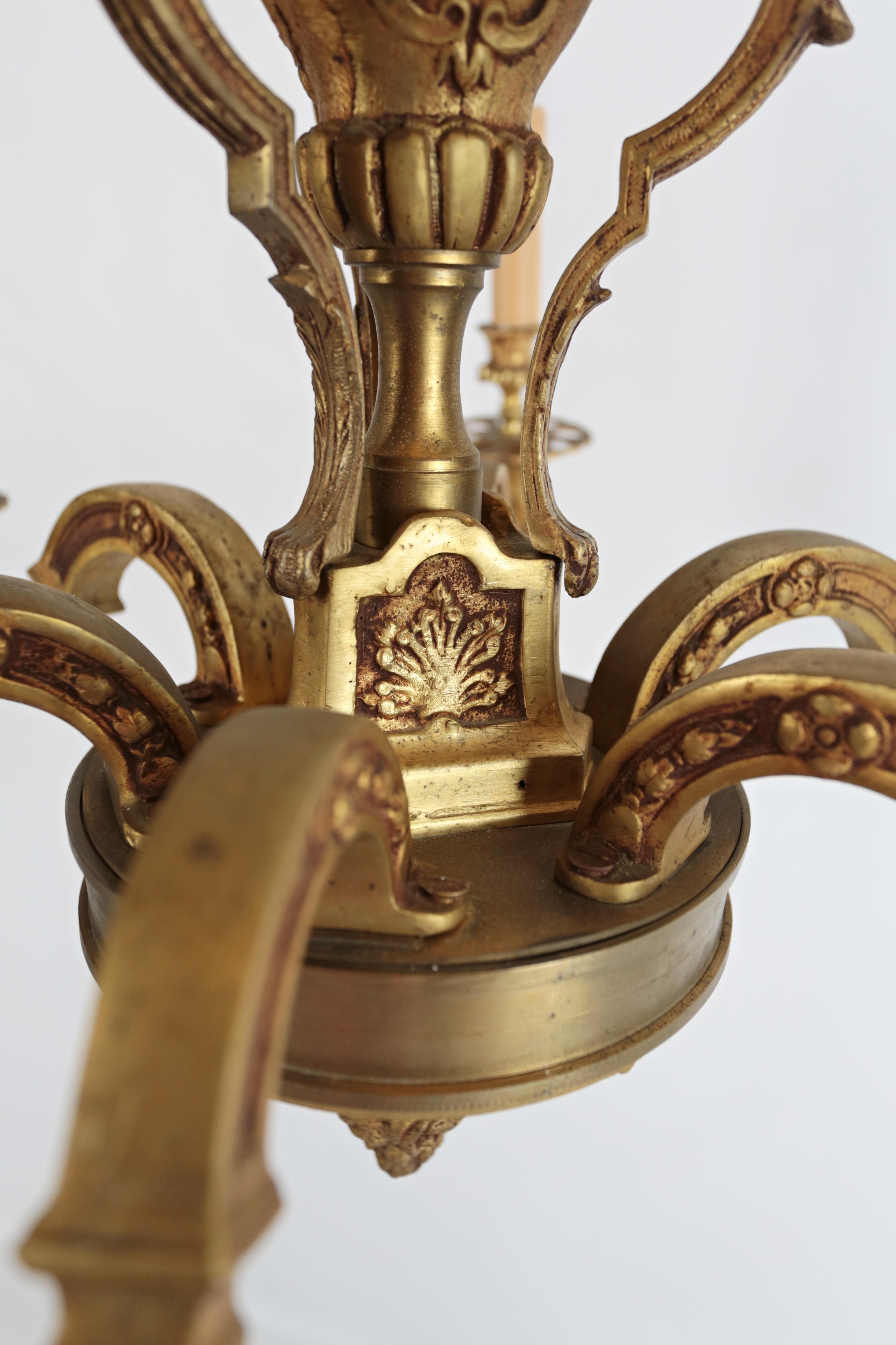 Massiver Kronleuchter aus Mazarin-Bronze im Angebot 1