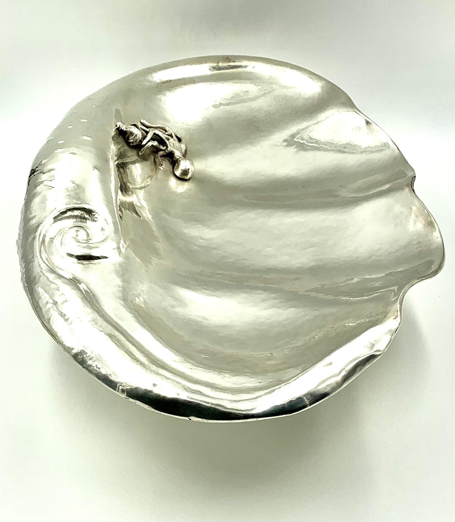 Centre de table en argent massif MCM Italian Clam Shell géant 