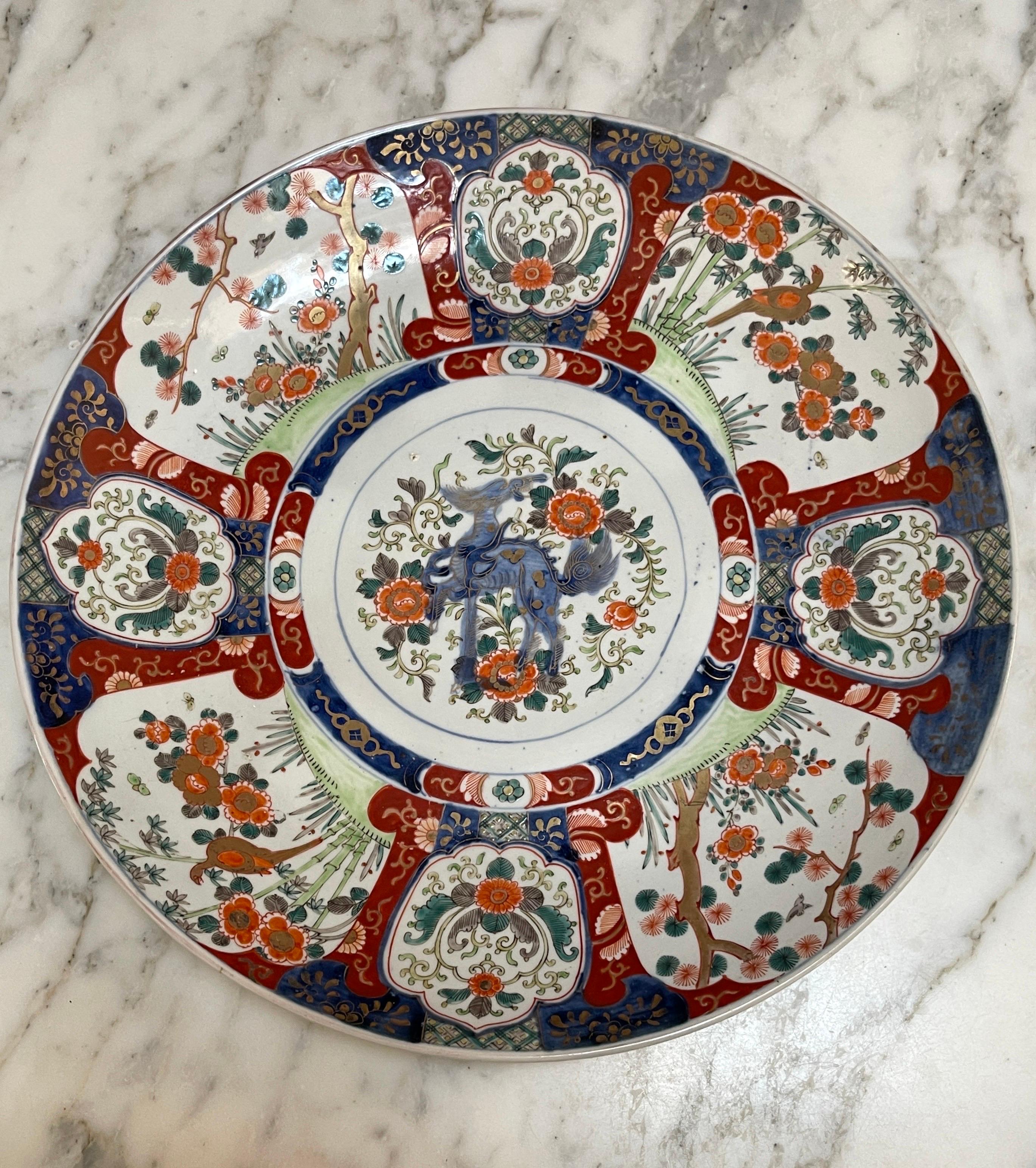 Massive Meiji Period Imari Foo Dog Charger, Attributed to Fukagawa
Japan, circa 1900
A magnificent Meiji Period Imari Charger, a true masterwork attributed to the renowned Fukagawa factory in Japan, dating back to circa 1900. This charger is a