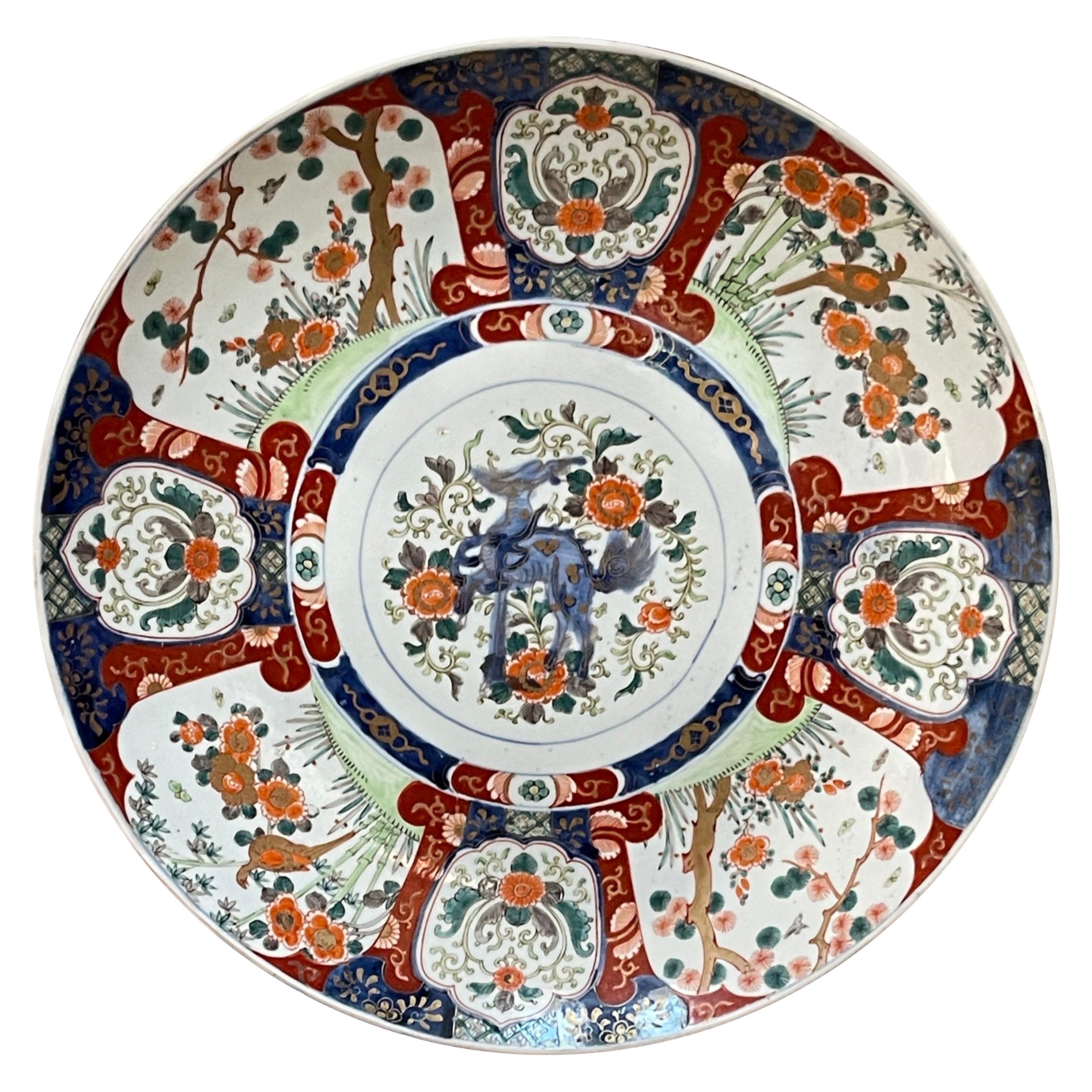 Chargeur de chien Imari Foo massif de la période Meiji, attribué à Fukagawa