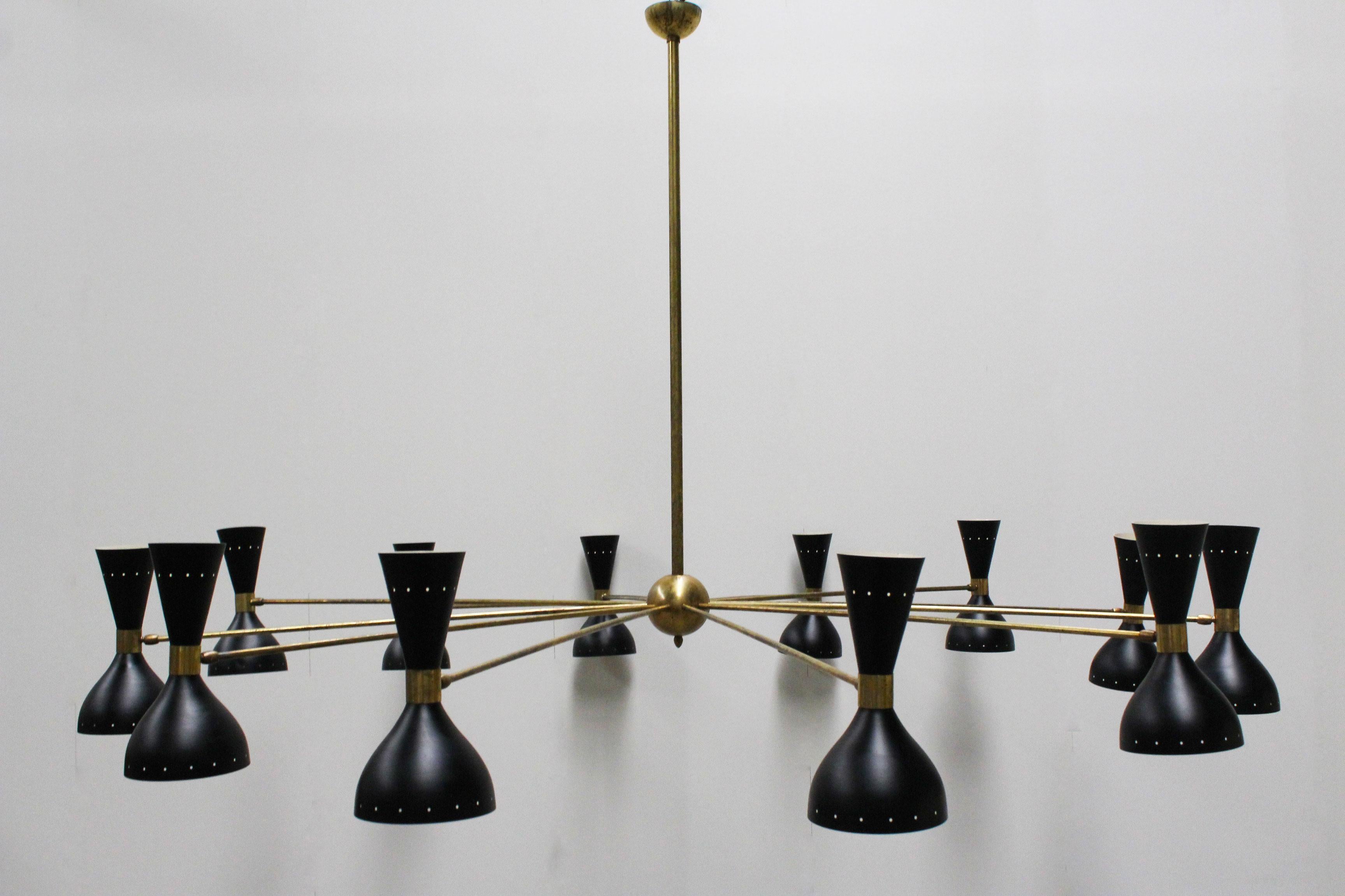 Massive Mid Century Design Italian Chandelier, 1950s Stilnovo Black Gold en vente 3