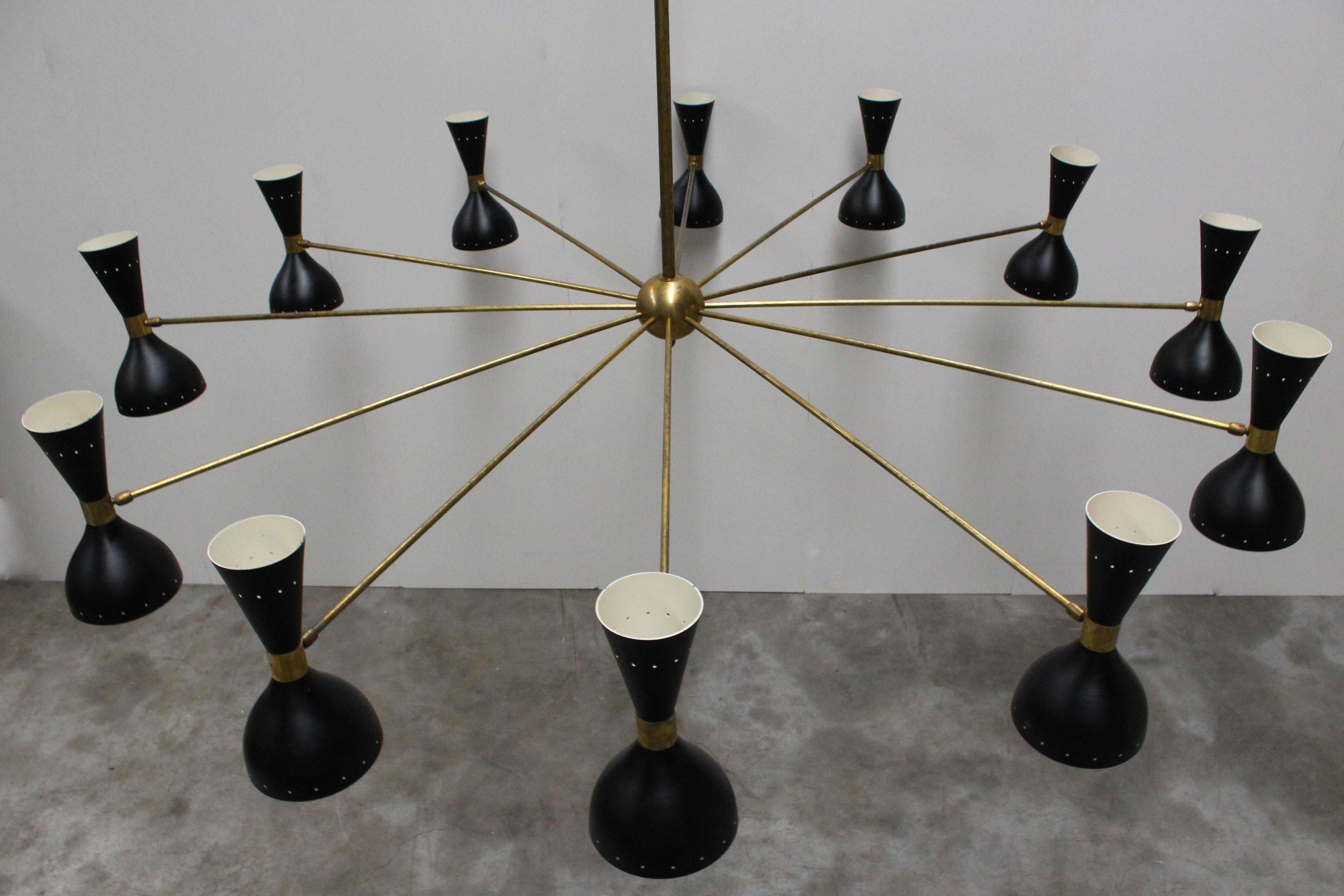 Massive Mid Century Design Italian Chandelier, 1950s Stilnovo Black Gold en vente 2