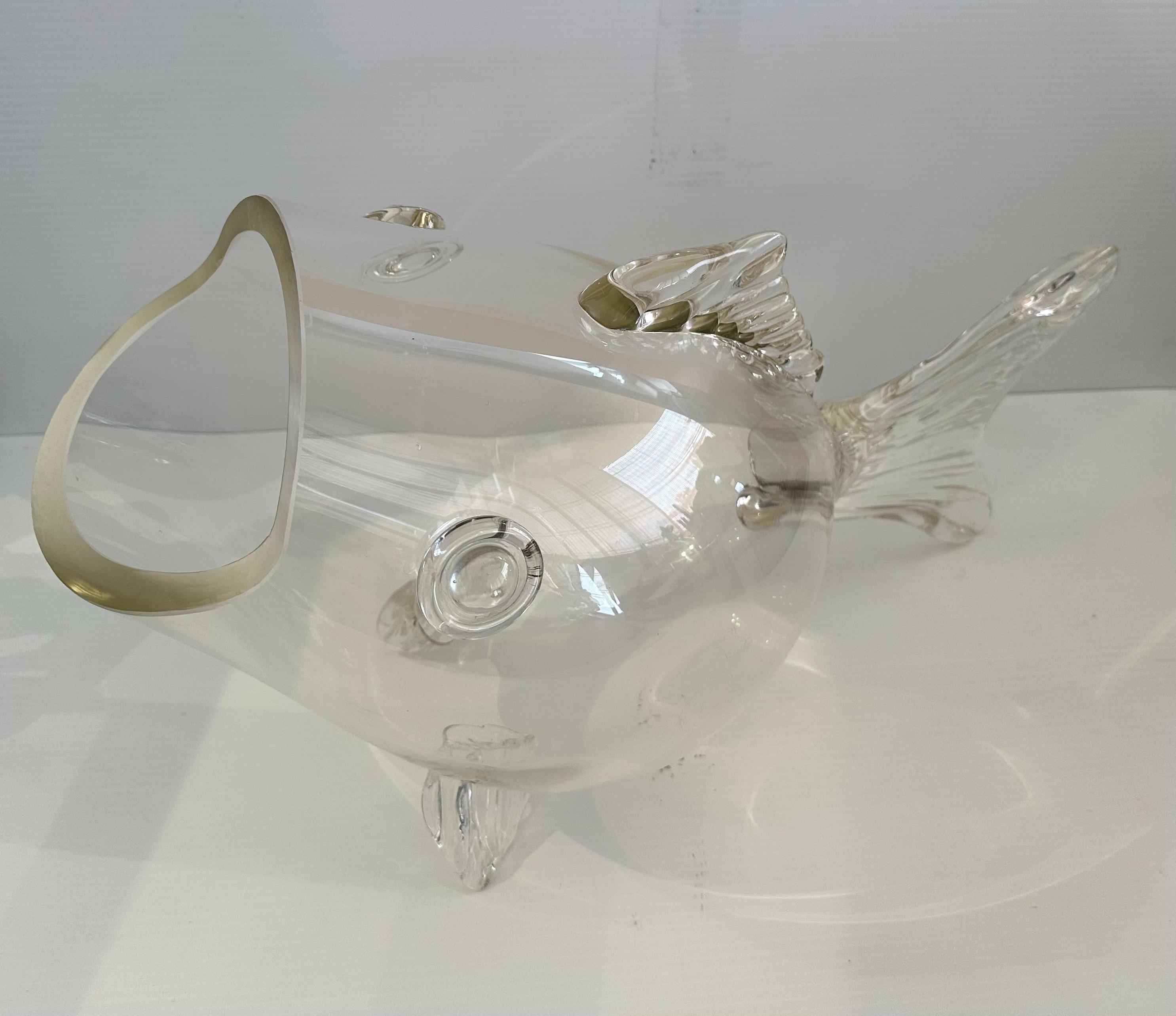 Massive Mid-Century Hand-Blown Glass Fish Vase in the Style of Blenko Glass in vendita 4