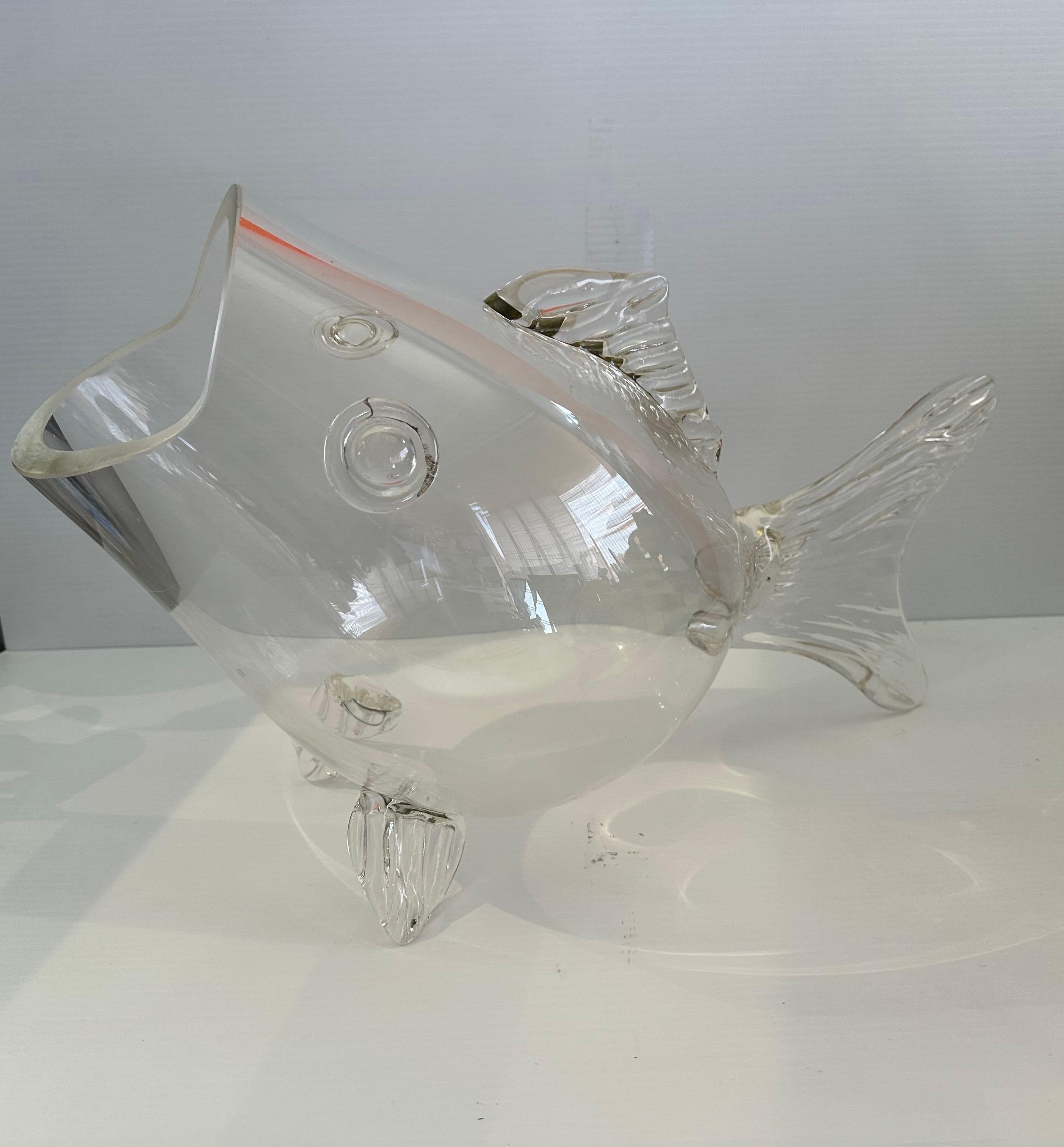Massive Mid-Century Hand-Blown Glass Fish Vase in the Style of Blenko Glass in vendita 7