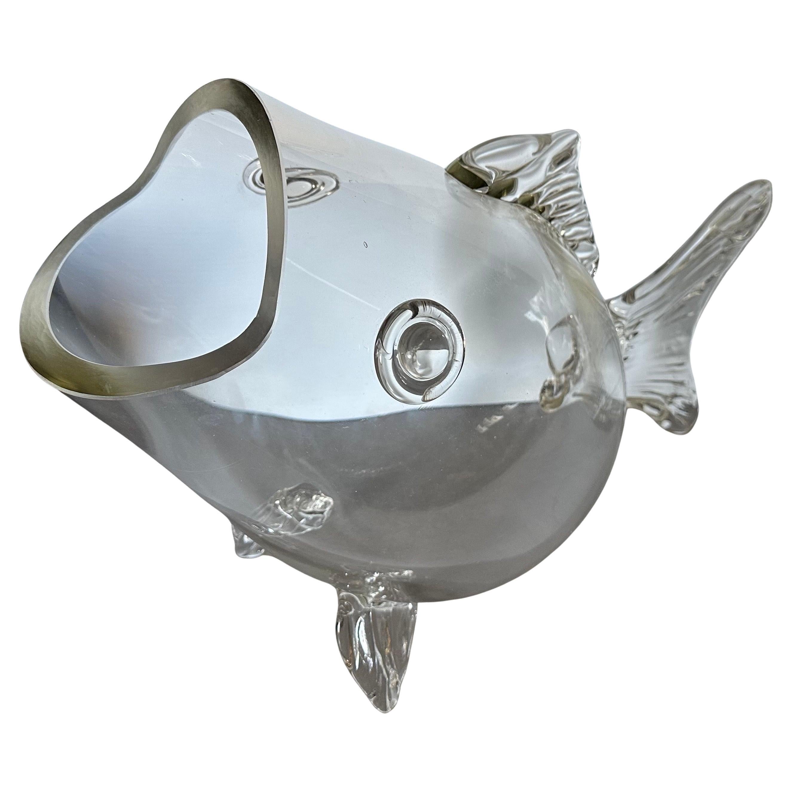 XX secolo Massive Mid-Century Hand-Blown Glass Fish Vase in the Style of Blenko Glass in vendita