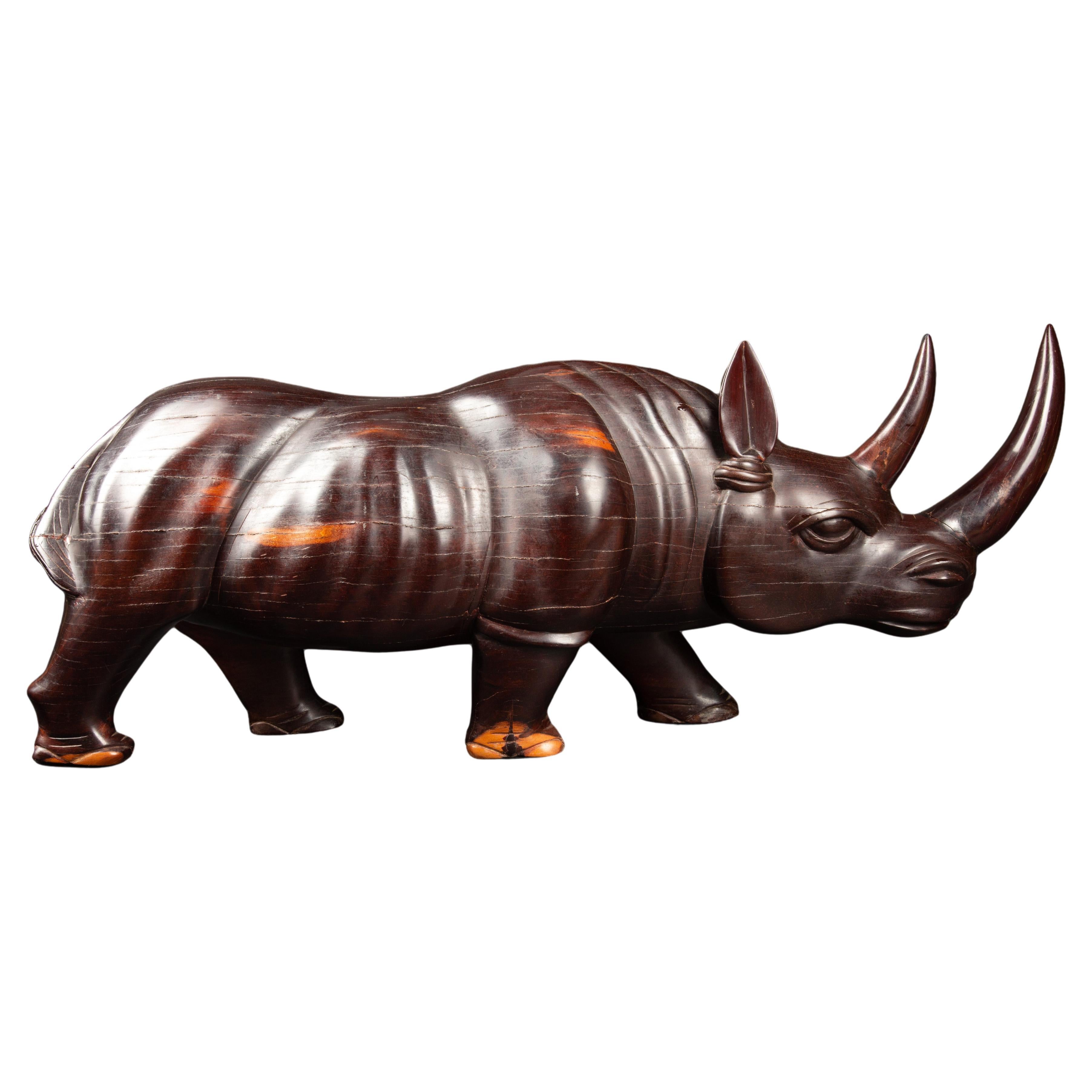 Rhinocéros massif du milieu du siècle en ébène sculpté à la main 30".