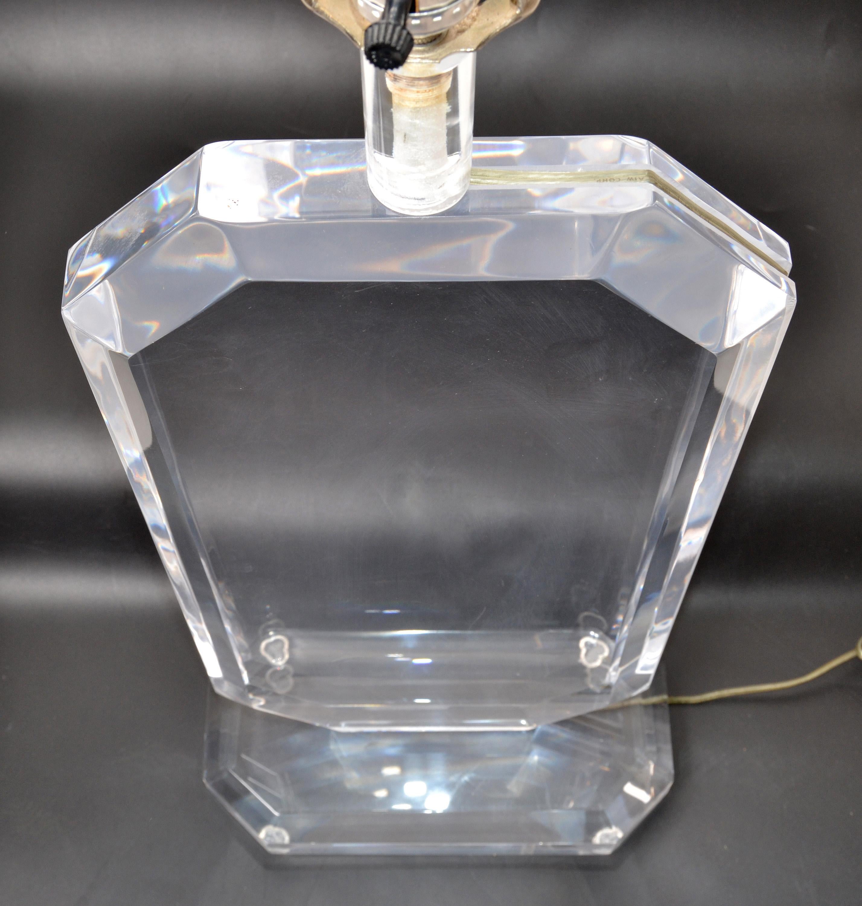Massive Mid-Century Modern Flat Beveled Lucite Table Lamp For Sale 5