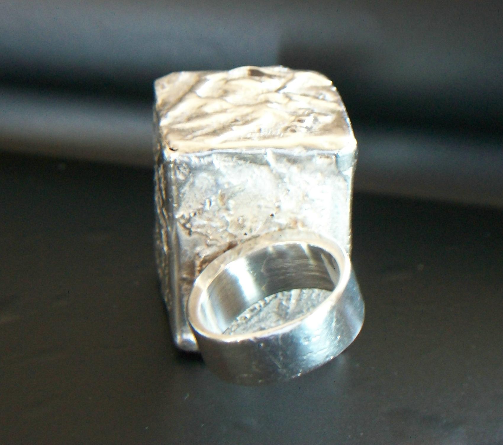Massive Modernist Fine Silver Statement Ring - 950/1000 - Mexico - Circa 1970's 4