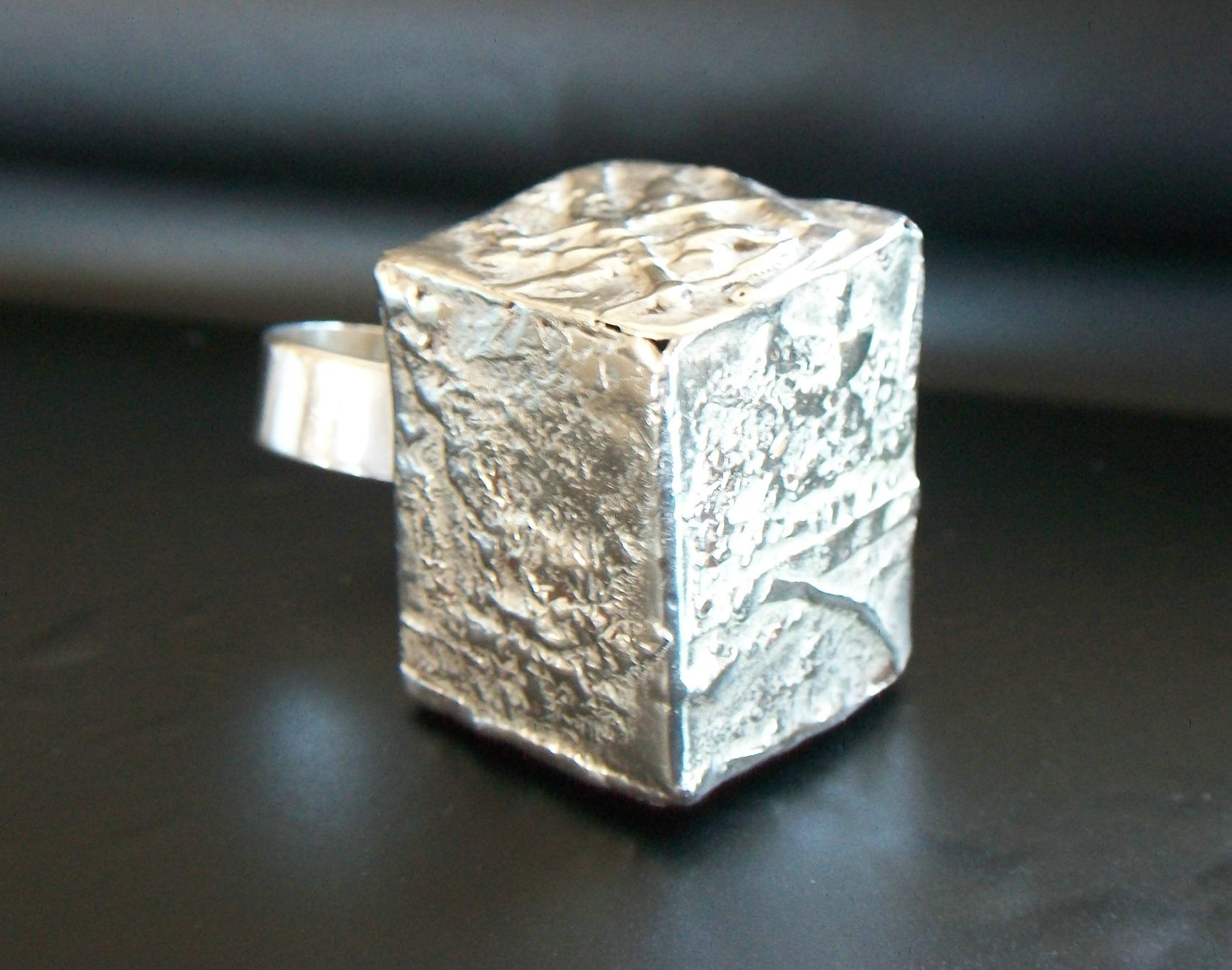 Massive Modernist Fine Silver Statement Ring - 950/1000 - Mexico - Circa 1970's For Sale 5