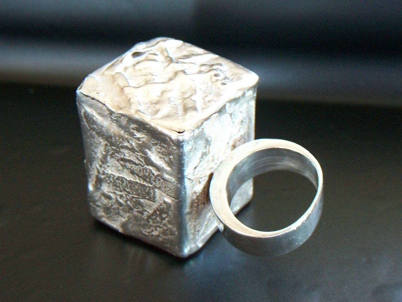 Women's Massive Modernist Fine Silver Statement Ring - 950/1000 - Mexico - Circa 1970's For Sale