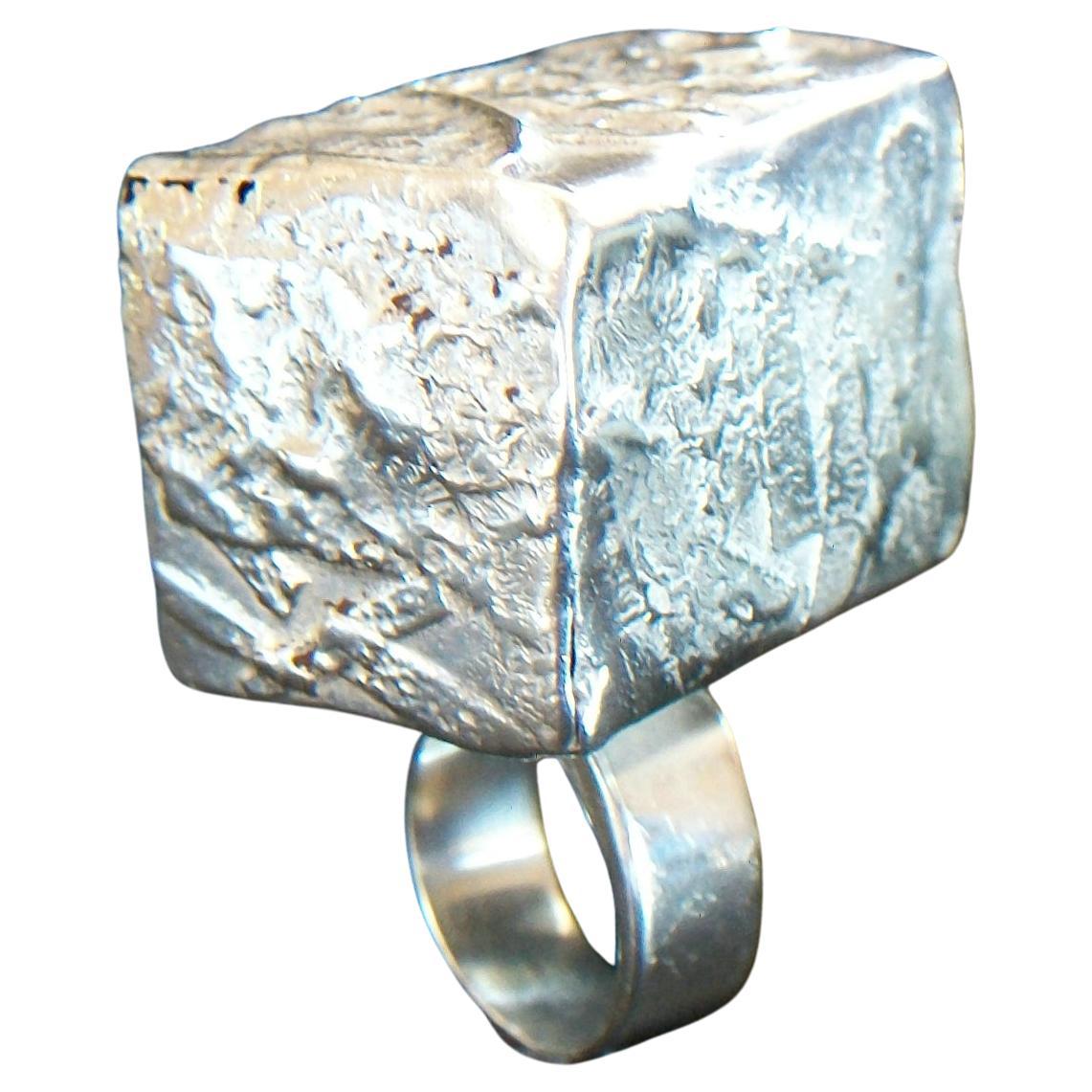 Massive Modernist Fine Silver Statement Ring - 950/1000 - Mexico - Circa 1970's For Sale