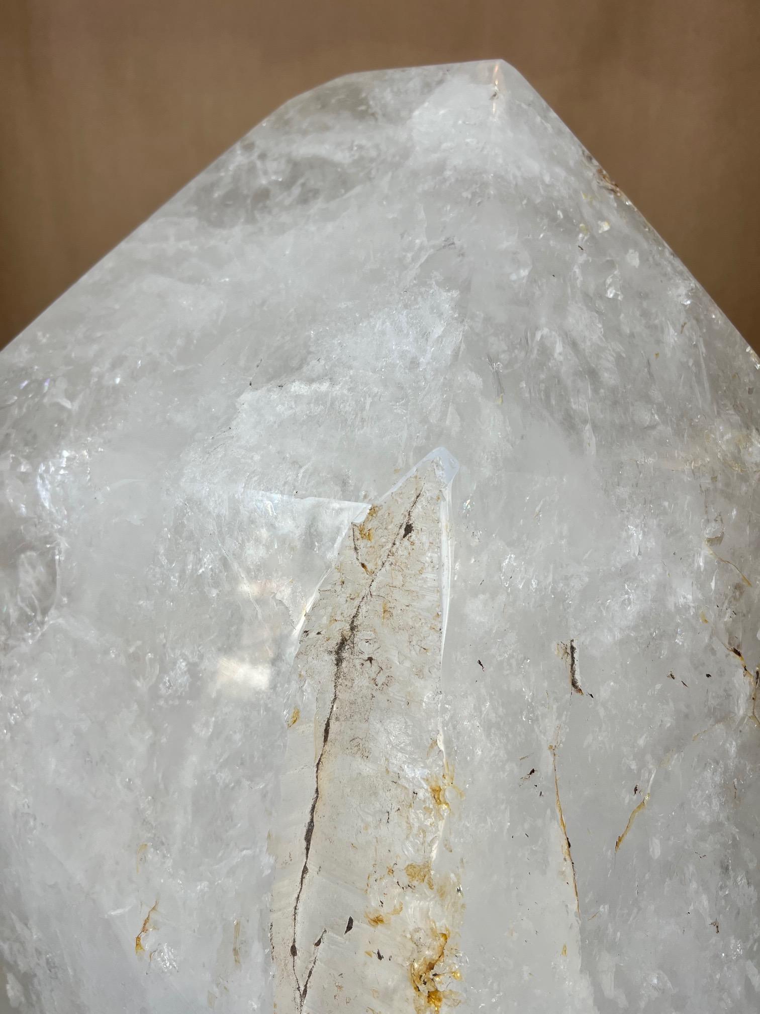 Massiver natürlicher weißer Bergkristall-Obelisk- Healing im Angebot 3