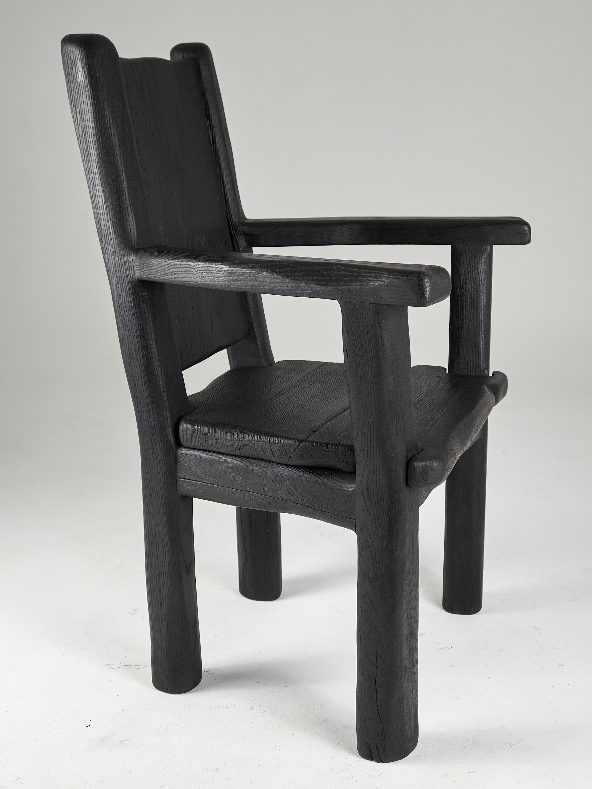 Sillón de roble macizo, rústico, negro quemado, para generaciones venideras en venta 5