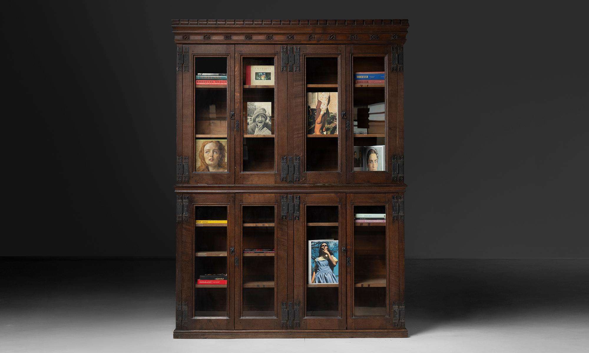 Massive Oak Bookcases, England 1900 For Sale 2