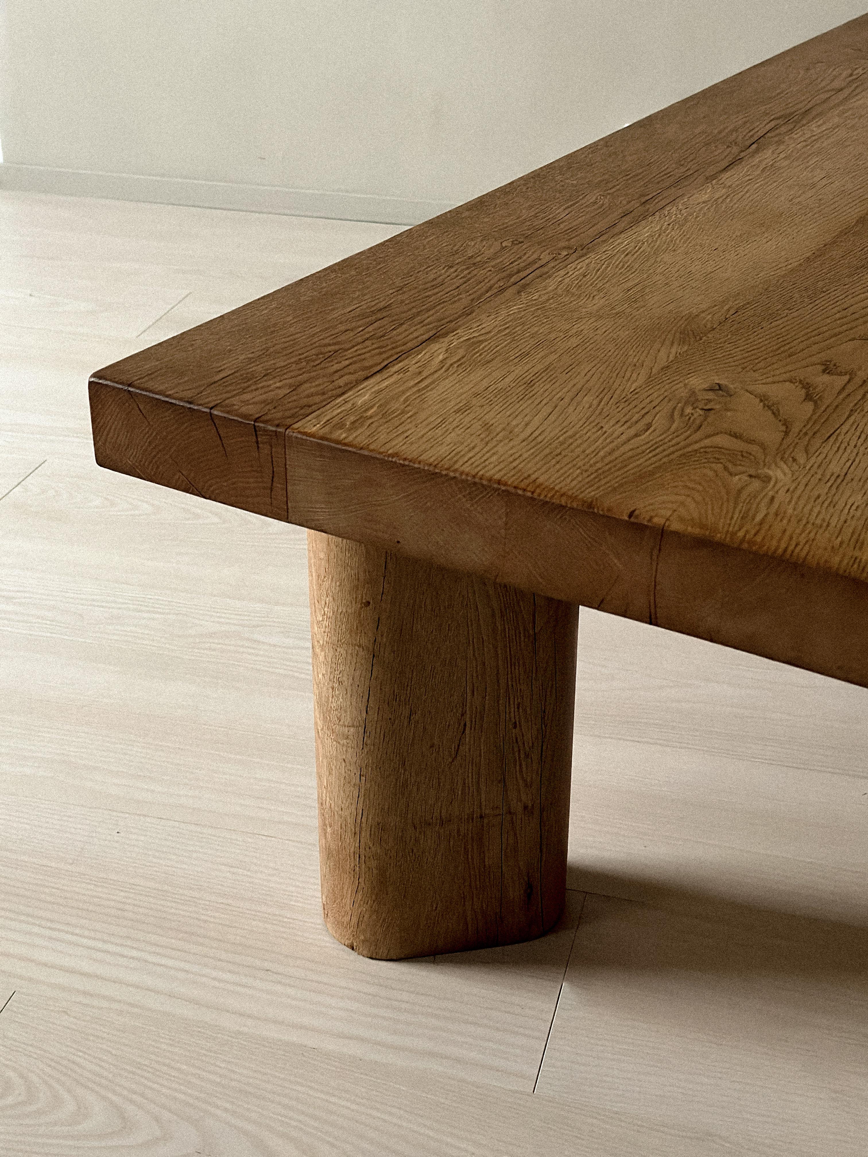 Table basse massive en Oak, dans le style de Charlotte Perriand, Danemark, c.C. années 1960 Bon état - En vente à Hønefoss, 30