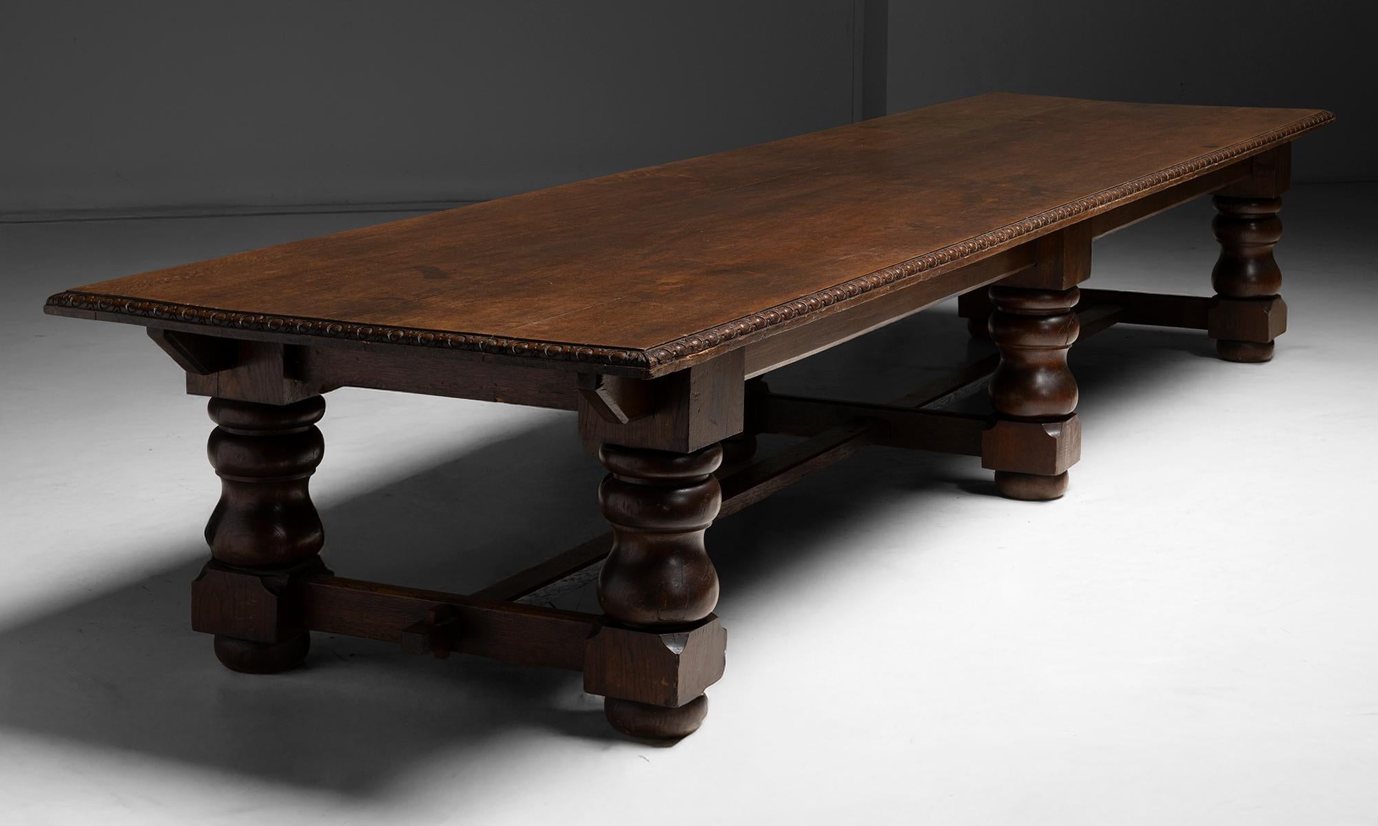 Massive Oak Dining Table, England circa 1890 For Sale 2