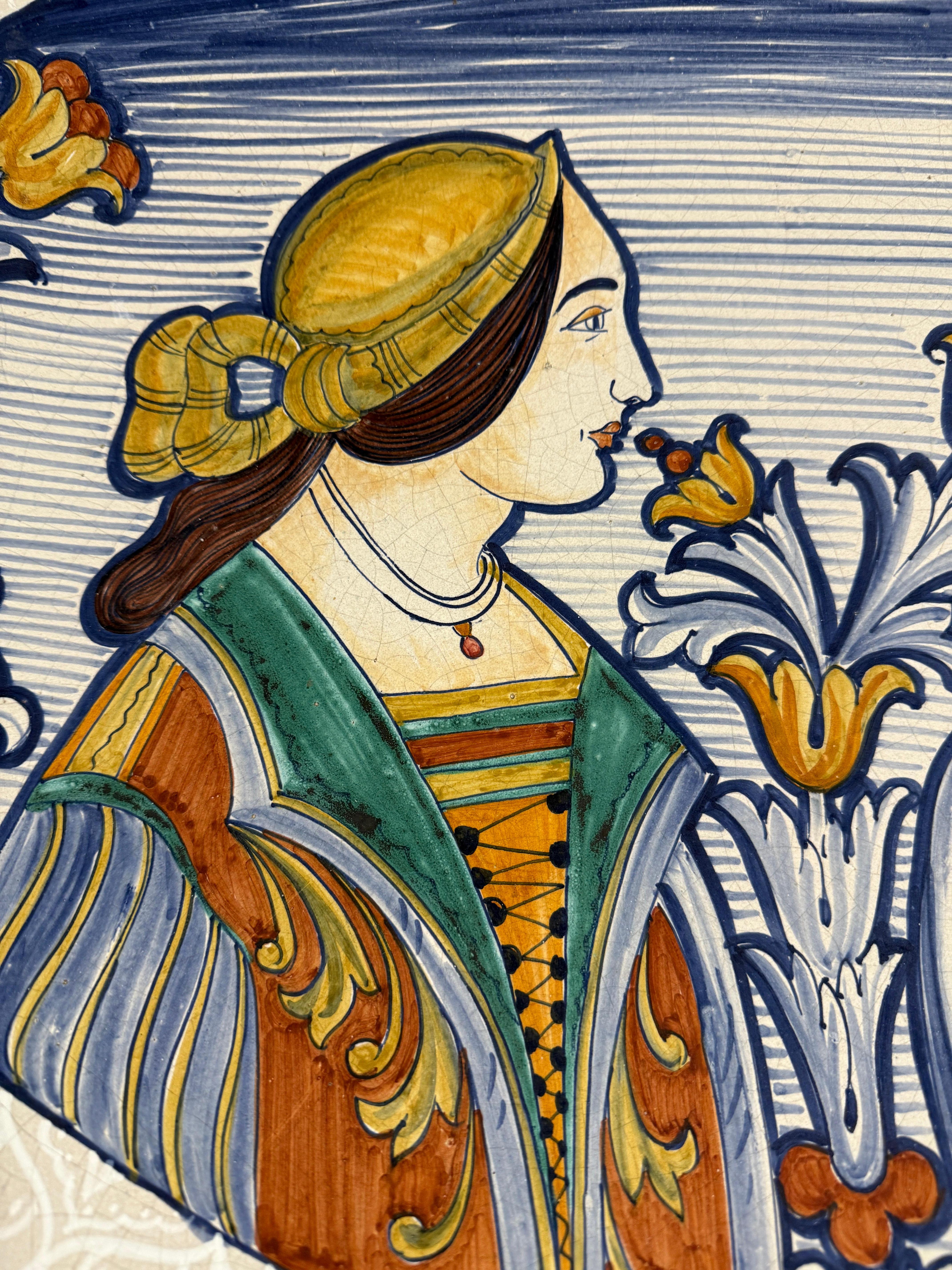 Fatto a mano Massiccio piatto in maiolica L'Antica Majolica Italiana Romeo e Giulietta in vendita