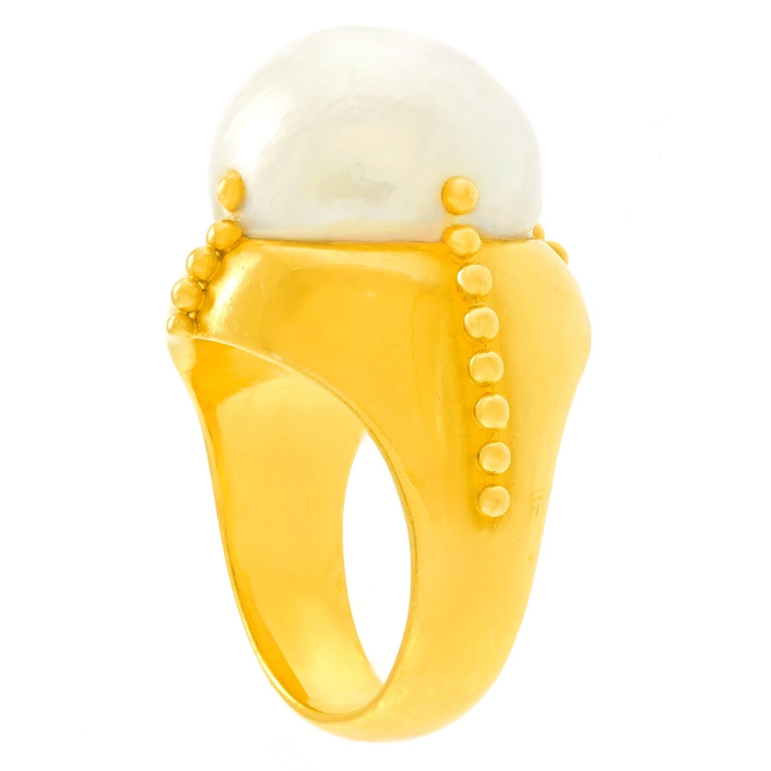 Anillo masivo de perlas Organo Chic 22k en venta 2