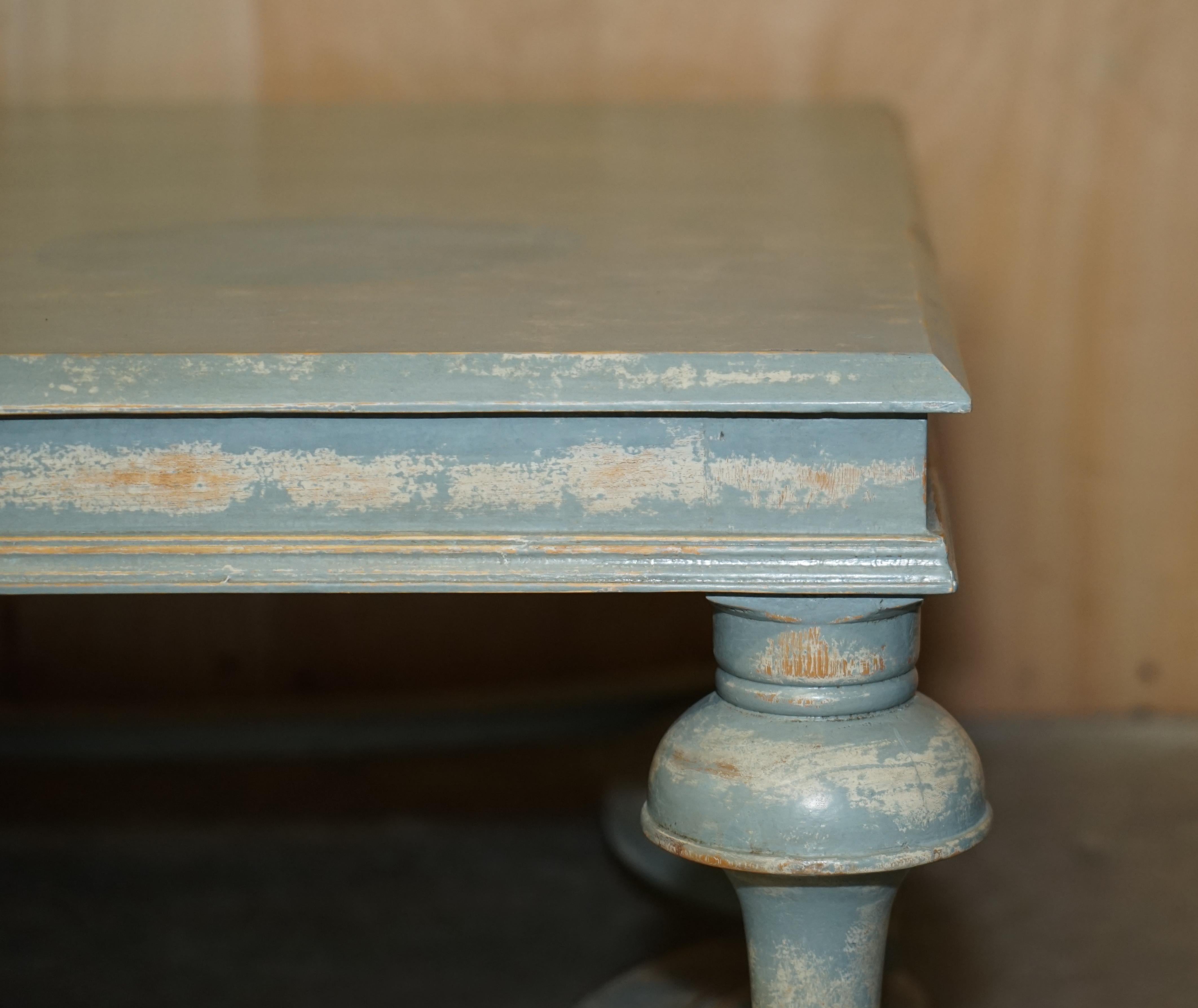 MASSIVER ORIGINALER PAiNT SIX PILLARS LEG FRANZÖSISCHER COUNTRY HOUSE COFFEE TABLE im Angebot 1