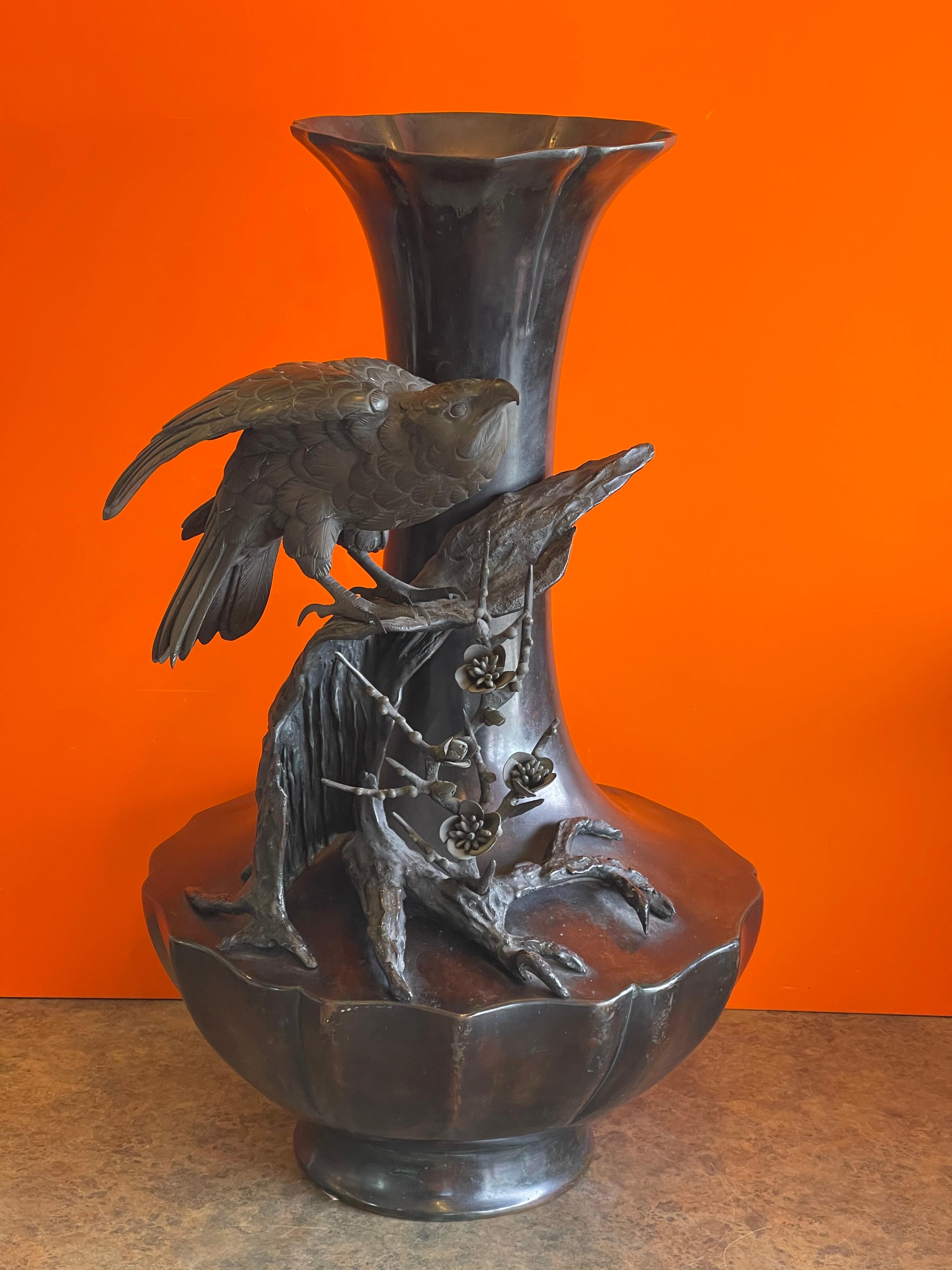 Massive Patinated Bronze Meiji Period Raven Vase 9