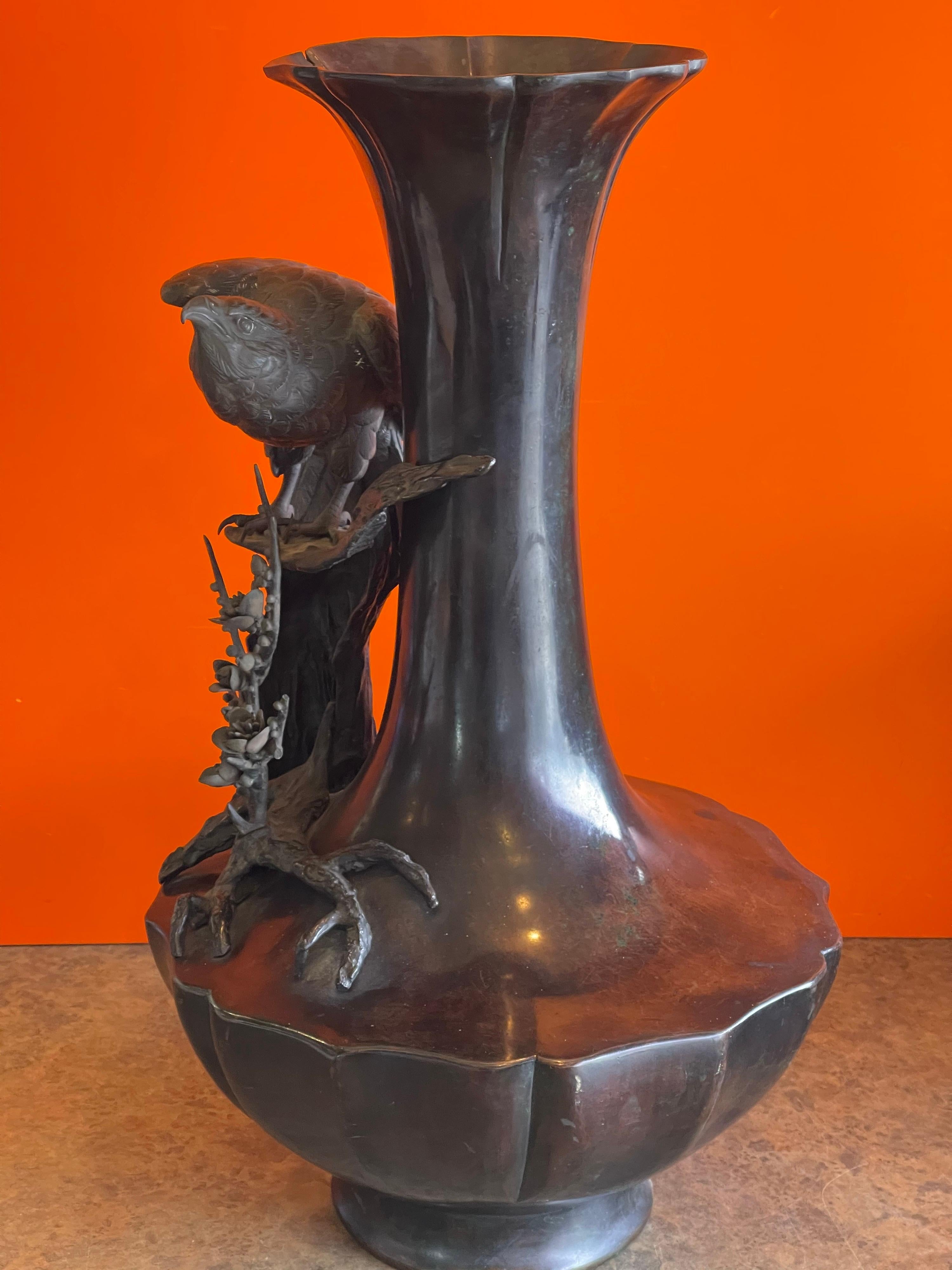 Massive Patinated Bronze Meiji Period Raven Vase In Good Condition In San Diego, CA