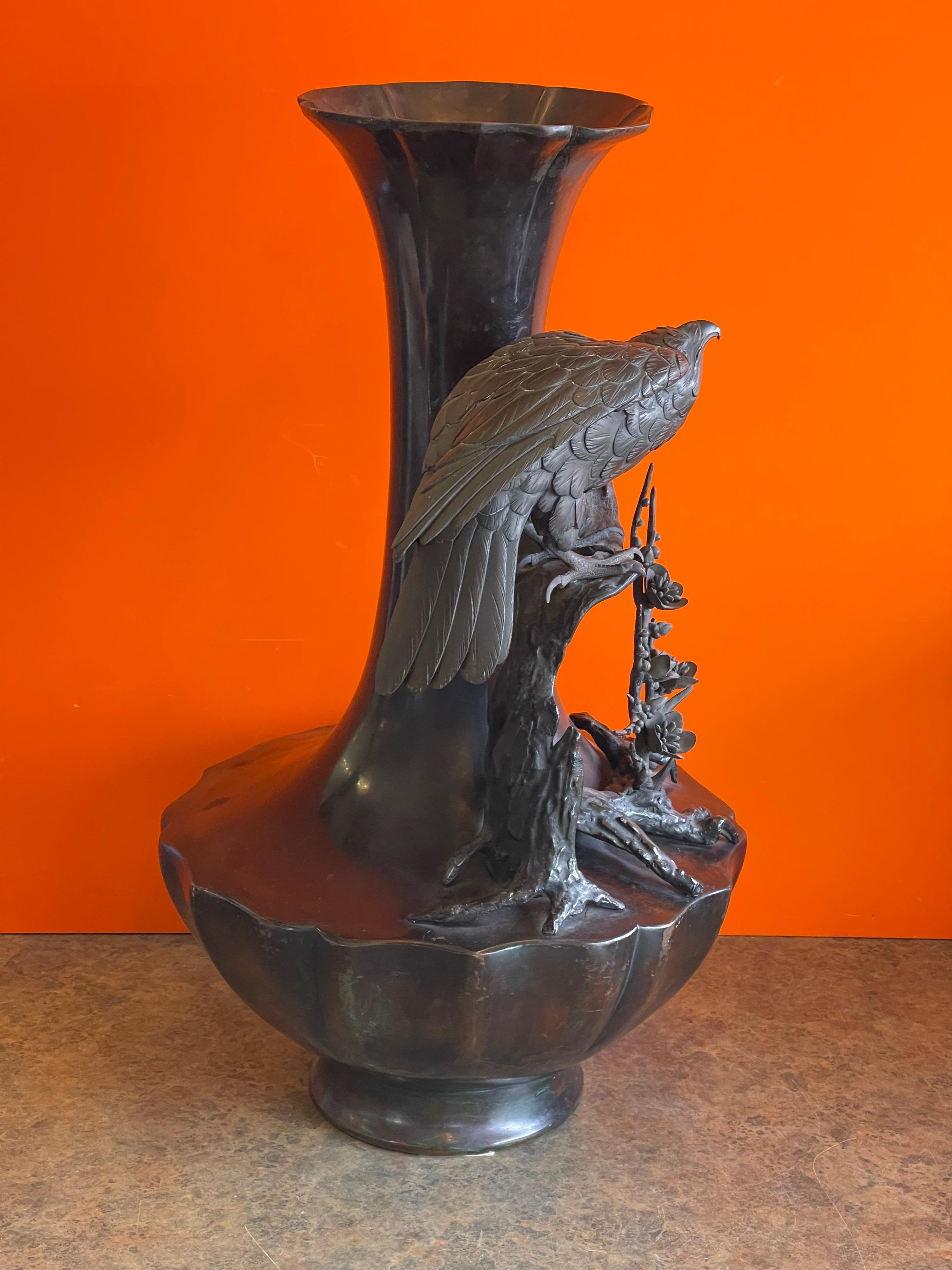 Massive Patinated Bronze Meiji Period Raven Vase 3