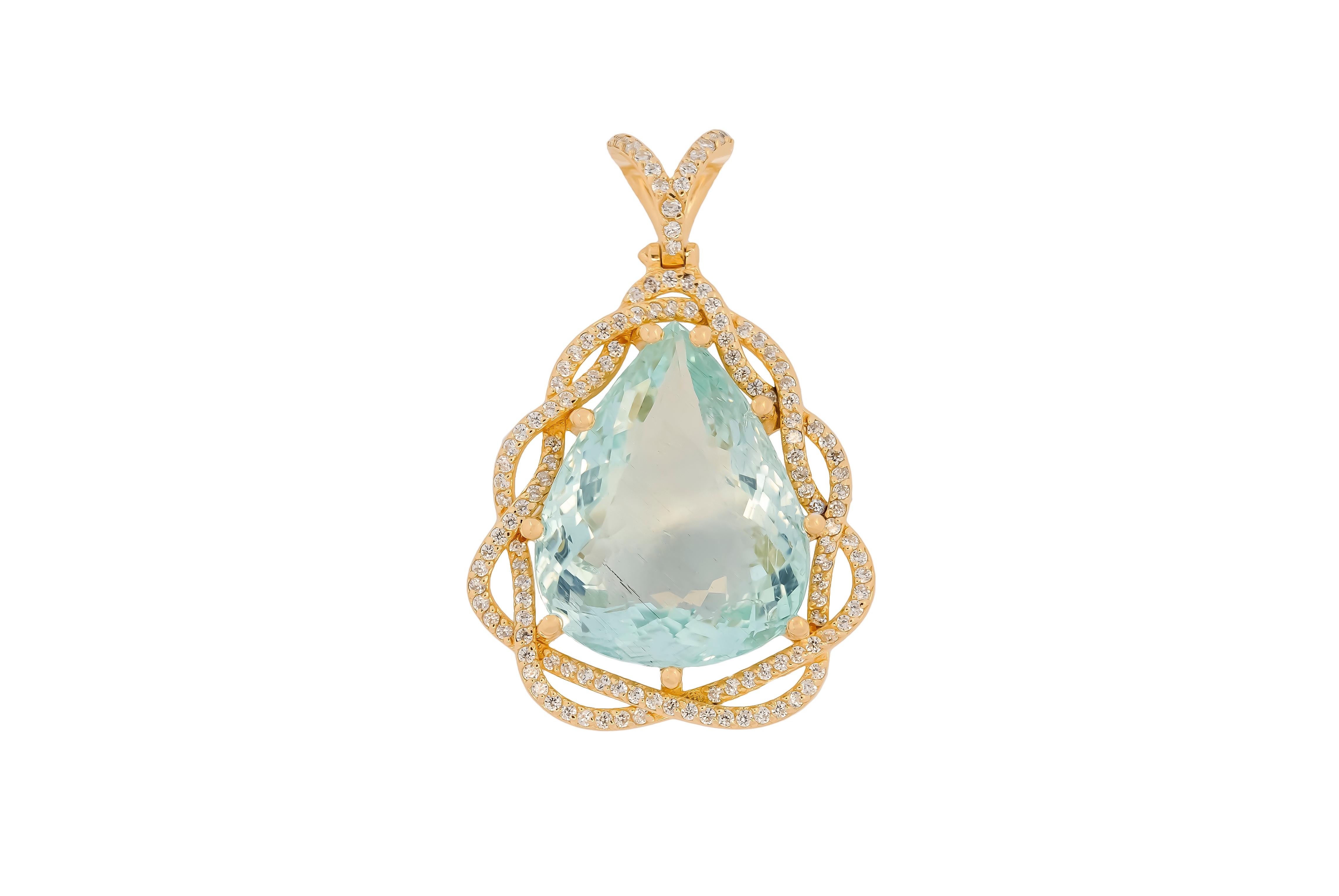 Pendentif grande poire aigue-rimarine ans diamants en or 18 carats Pour femmes en vente