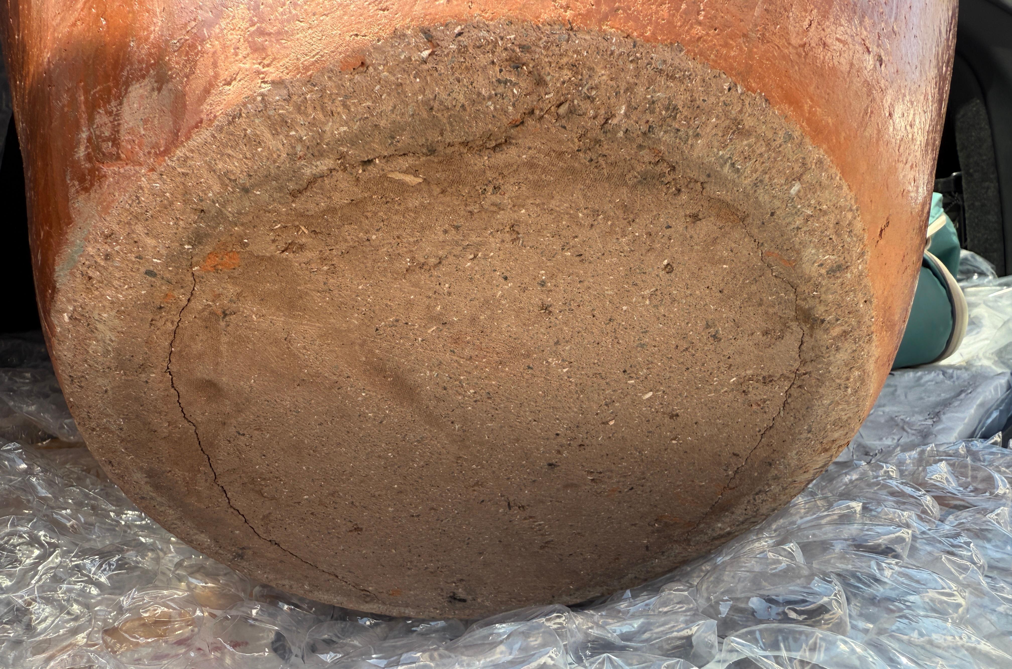 Massive Peruvian Shipibo Conibo Pottery Vessel In Good Condition For Sale In Palm Springs, CA