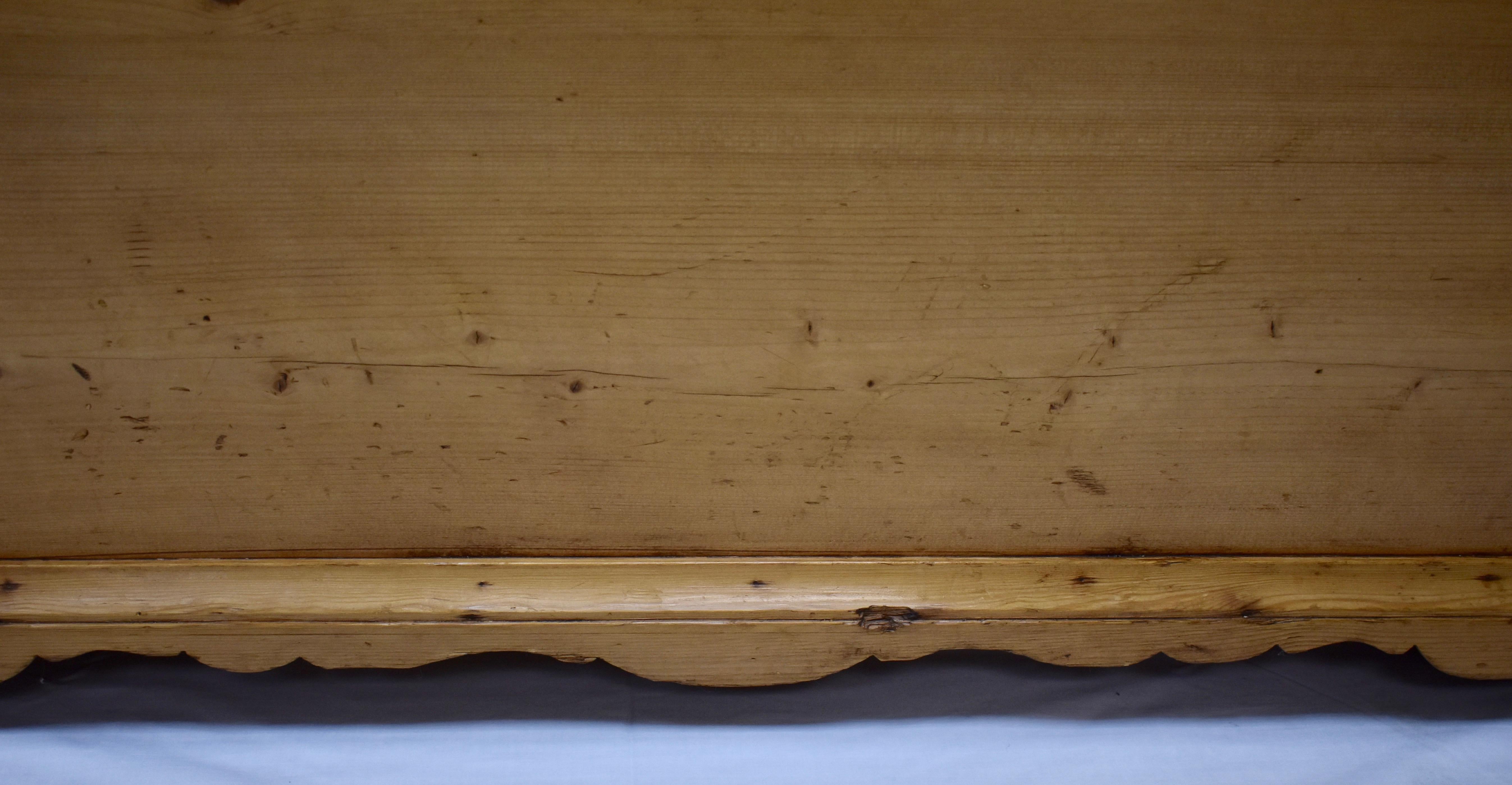 Massive Pine Cedar-Lined Dome-Top Trunk or Blanket Chest 2